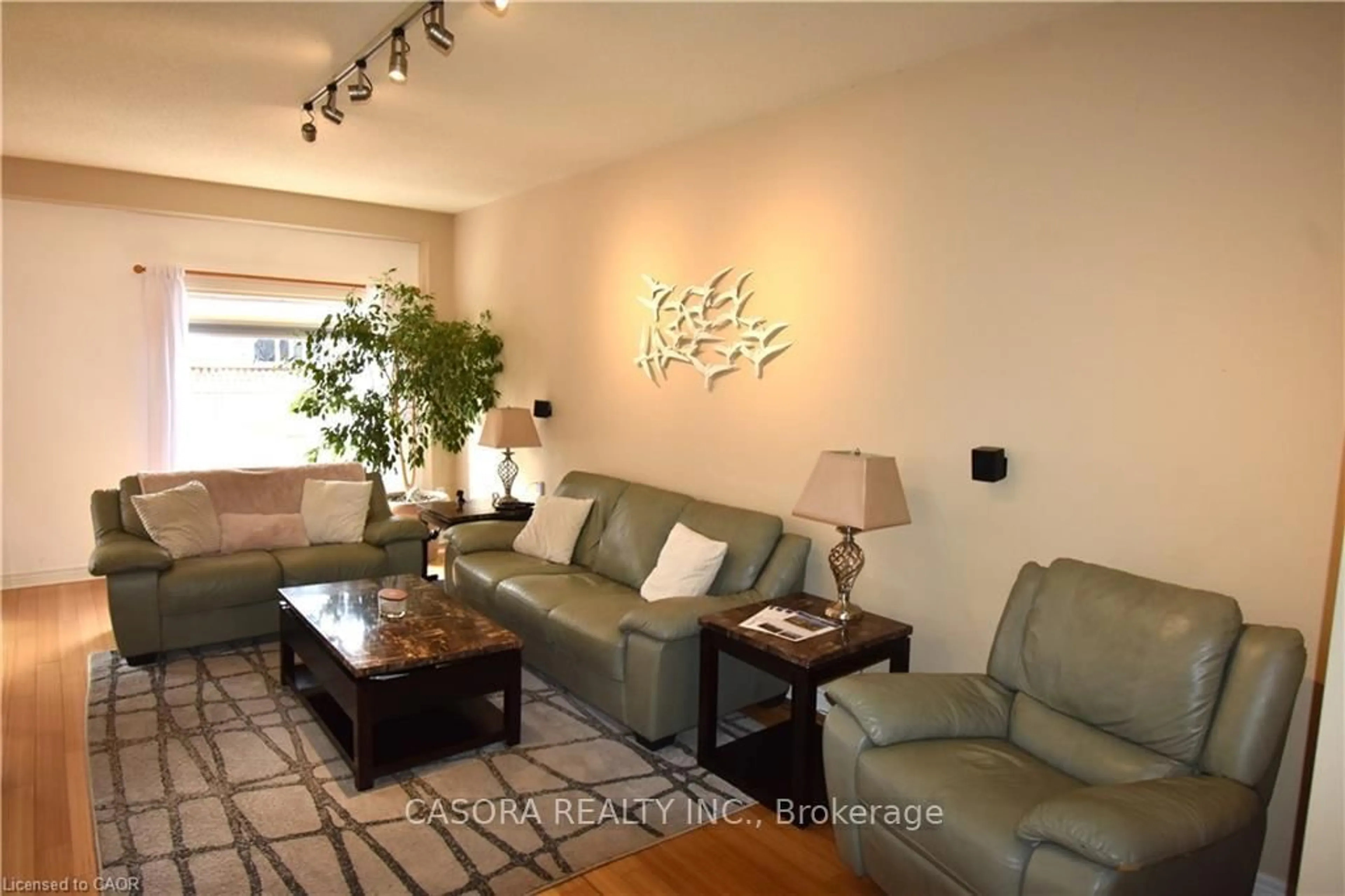 Living room with furniture, unknown for 2229 WALKERS Line #9, Burlington Ontario L7M 4X4