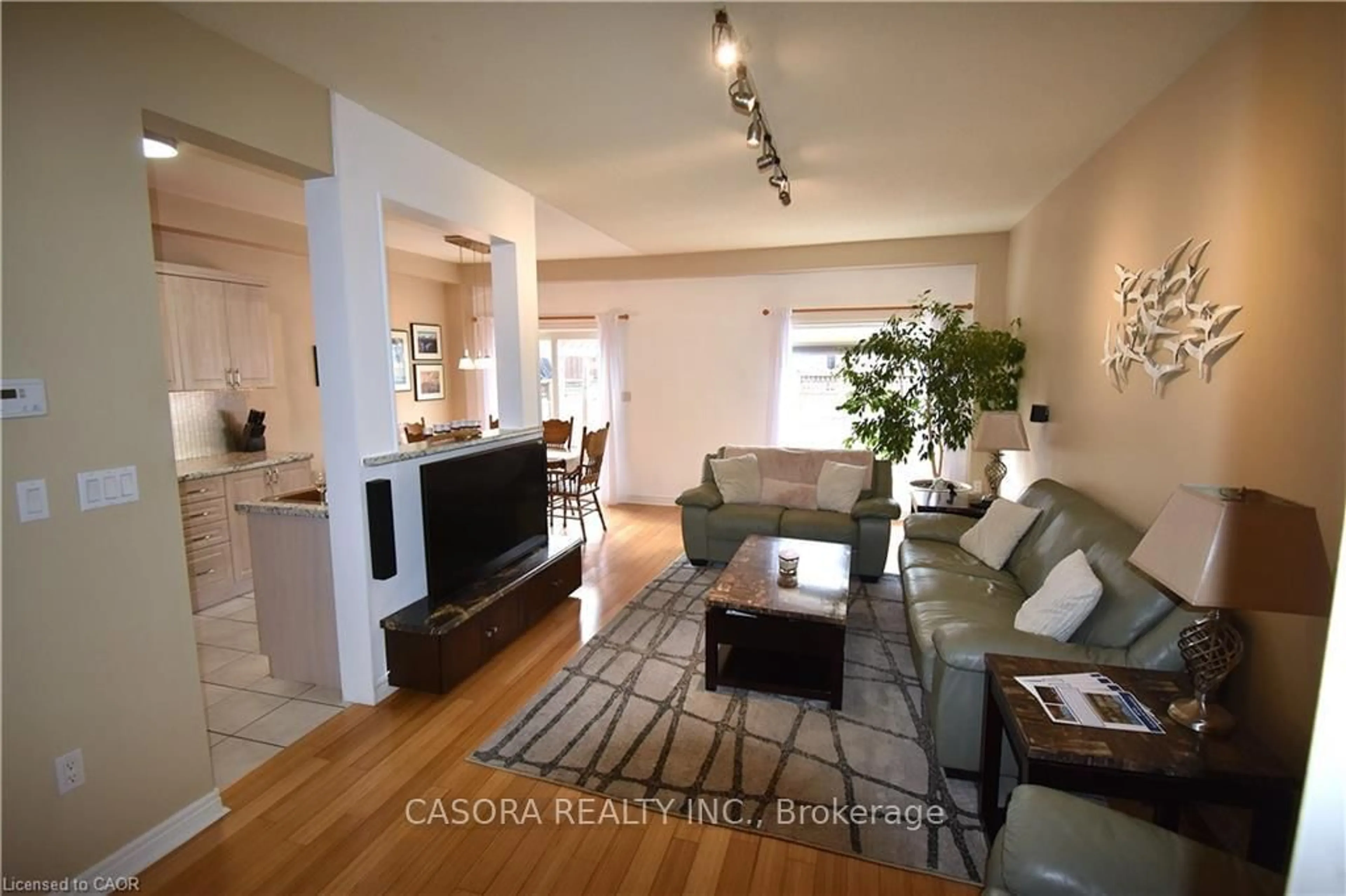 Living room with furniture, unknown for 2229 WALKERS Line #9, Burlington Ontario L7M 4X4
