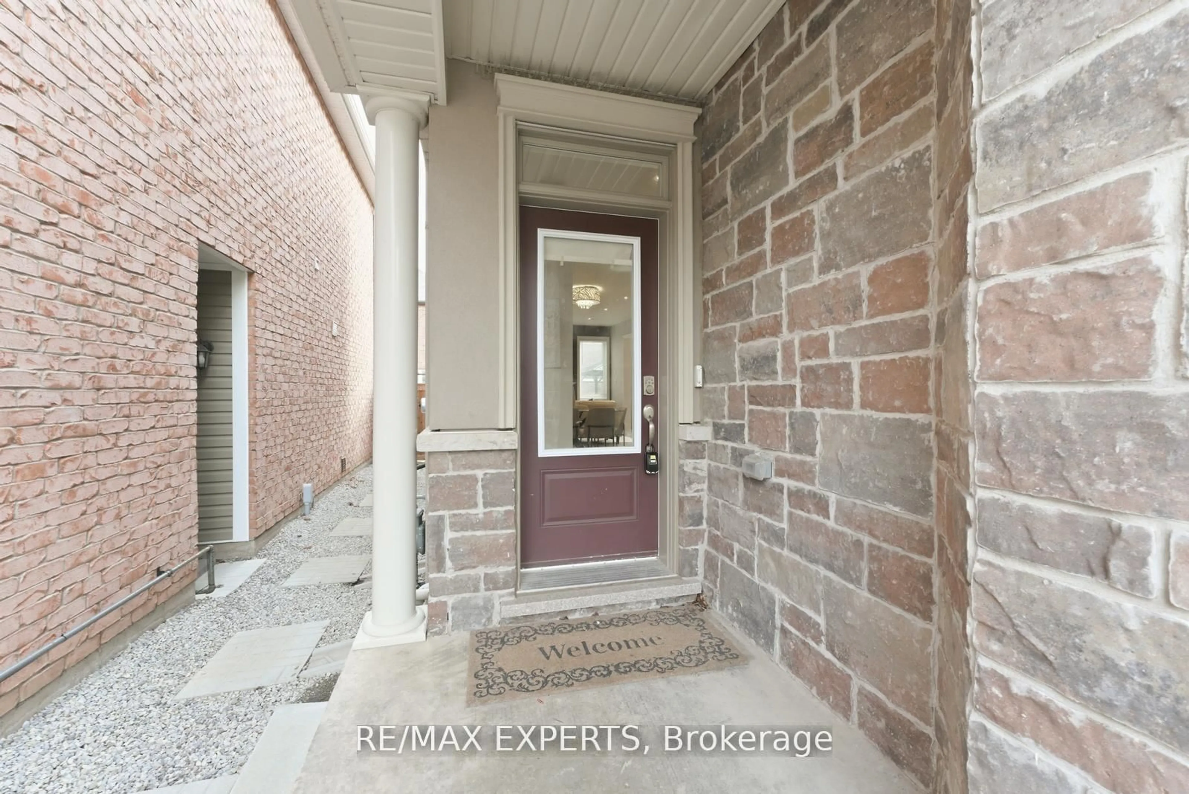 Indoor entryway for 1254 Sweetfern Cres, Milton Ontario L9E 1M1