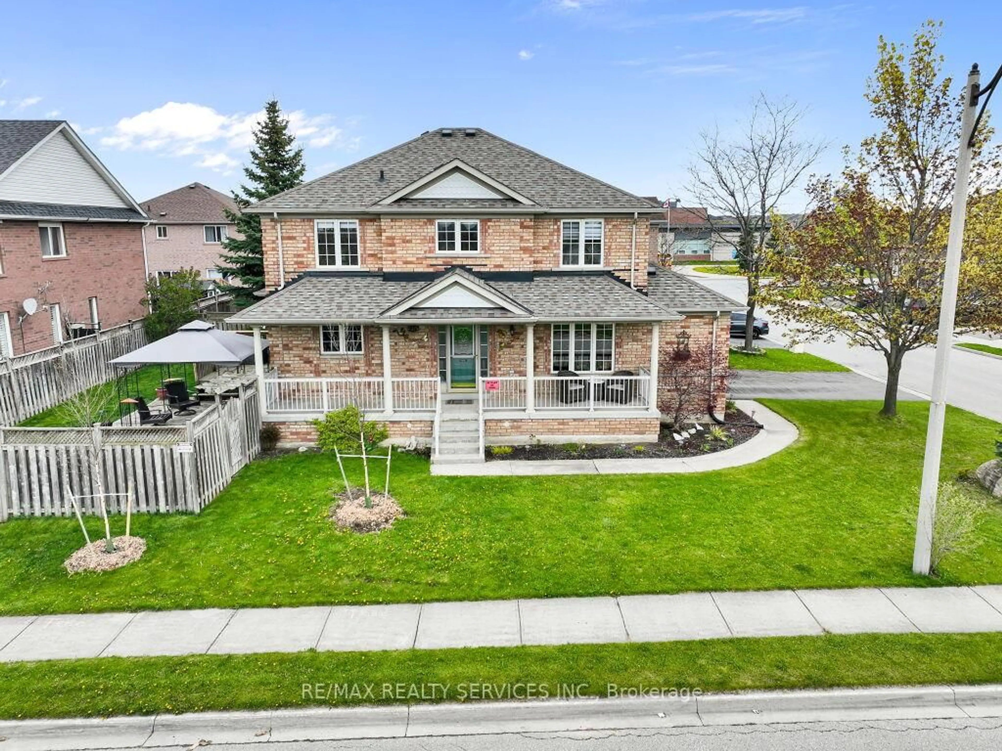 A pic from outside/outdoor area/front of a property/back of a property/a pic from drone, street for 21 Filbert Way, Brampton Ontario L7A 3G2