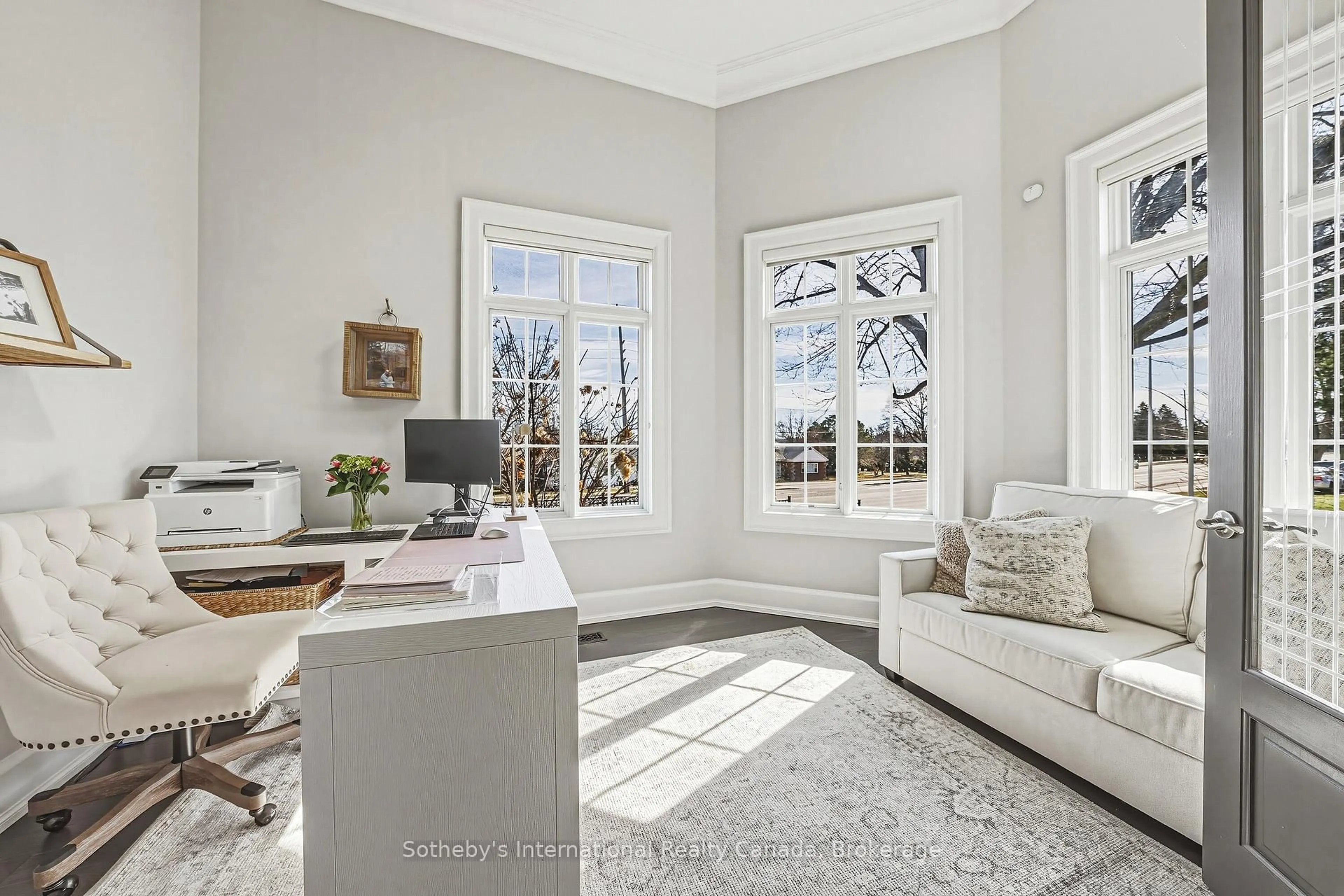 Living room with furniture, unknown for 476 Patricia Dr, Burlington Ontario L7T 1K2