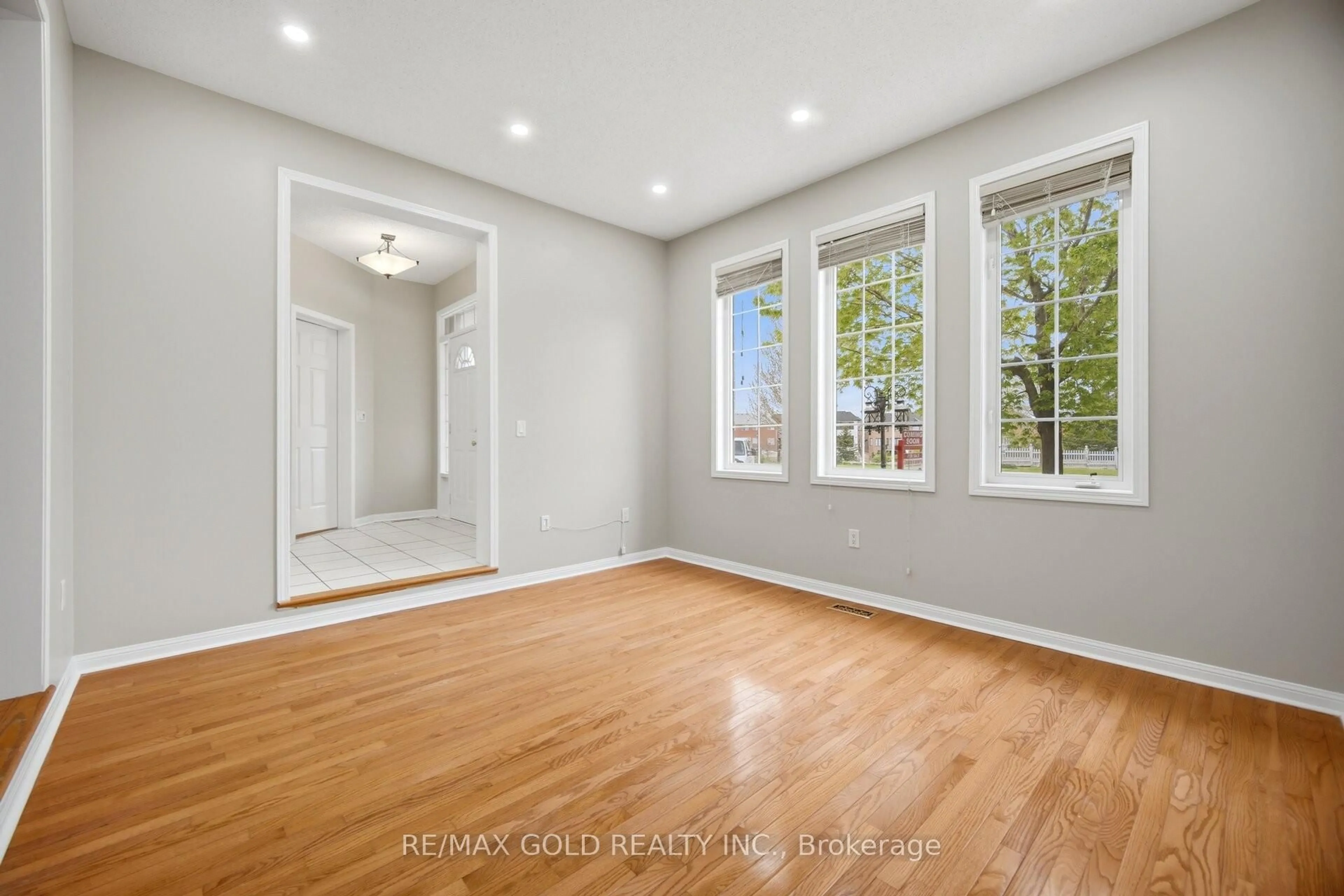 A pic of a room for 22 Cosmo Crt, Brampton Ontario L6P 1G2