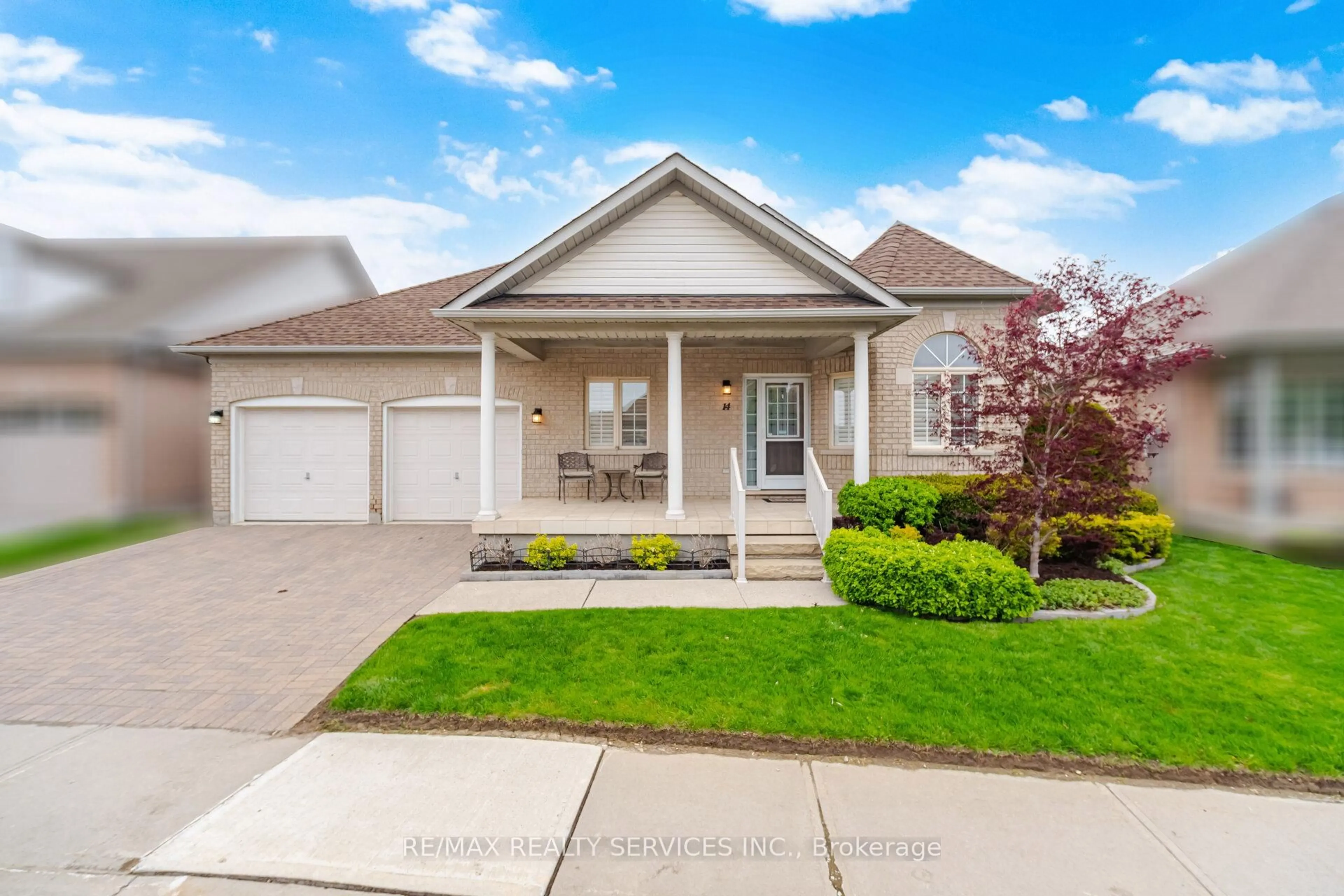 Home with vinyl exterior material, street for 14 Yorkwood Tr, Brampton Ontario L6R 3J3