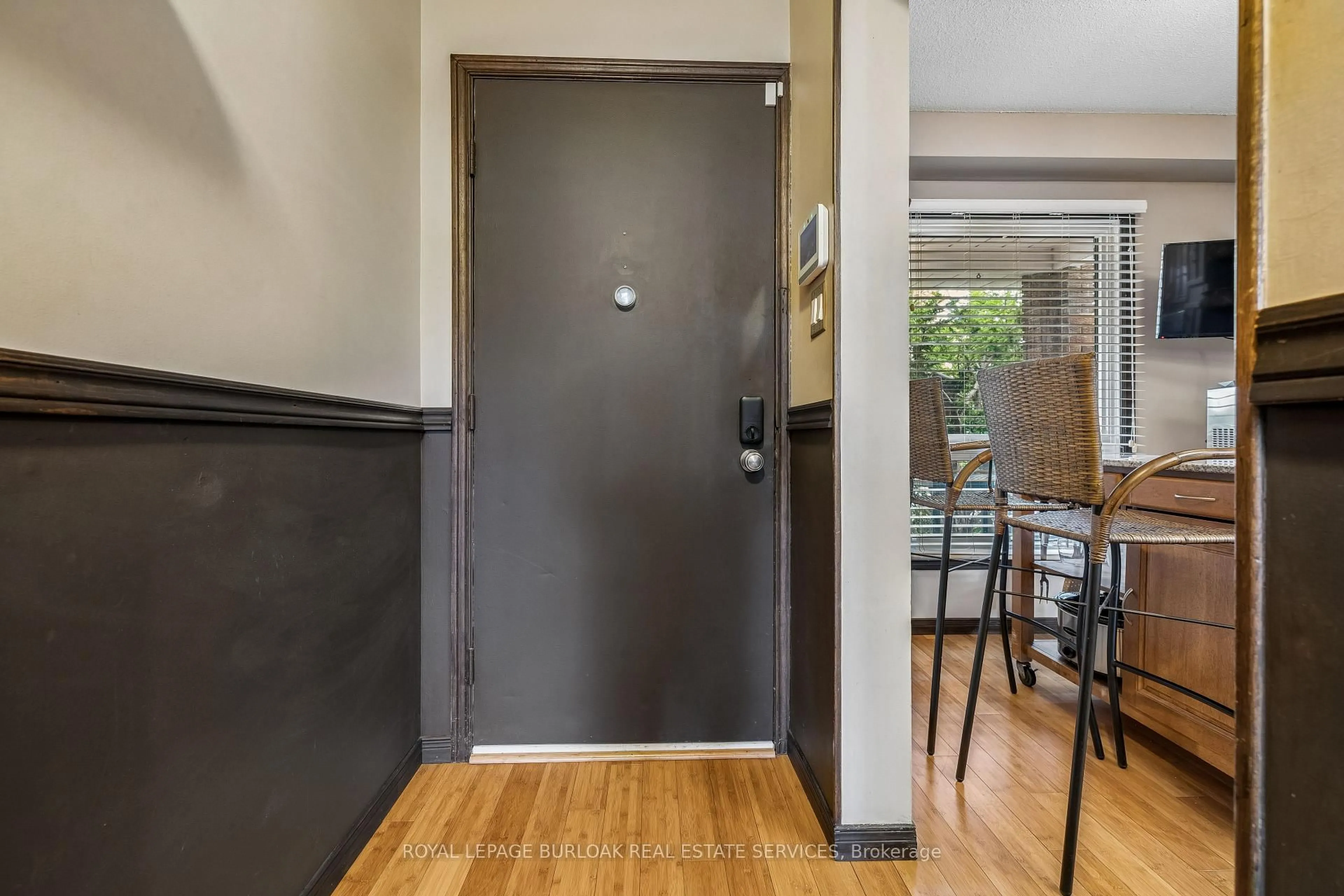 Indoor entryway for 21 Lionshead Lookout, Brampton Ontario L6S 3X2