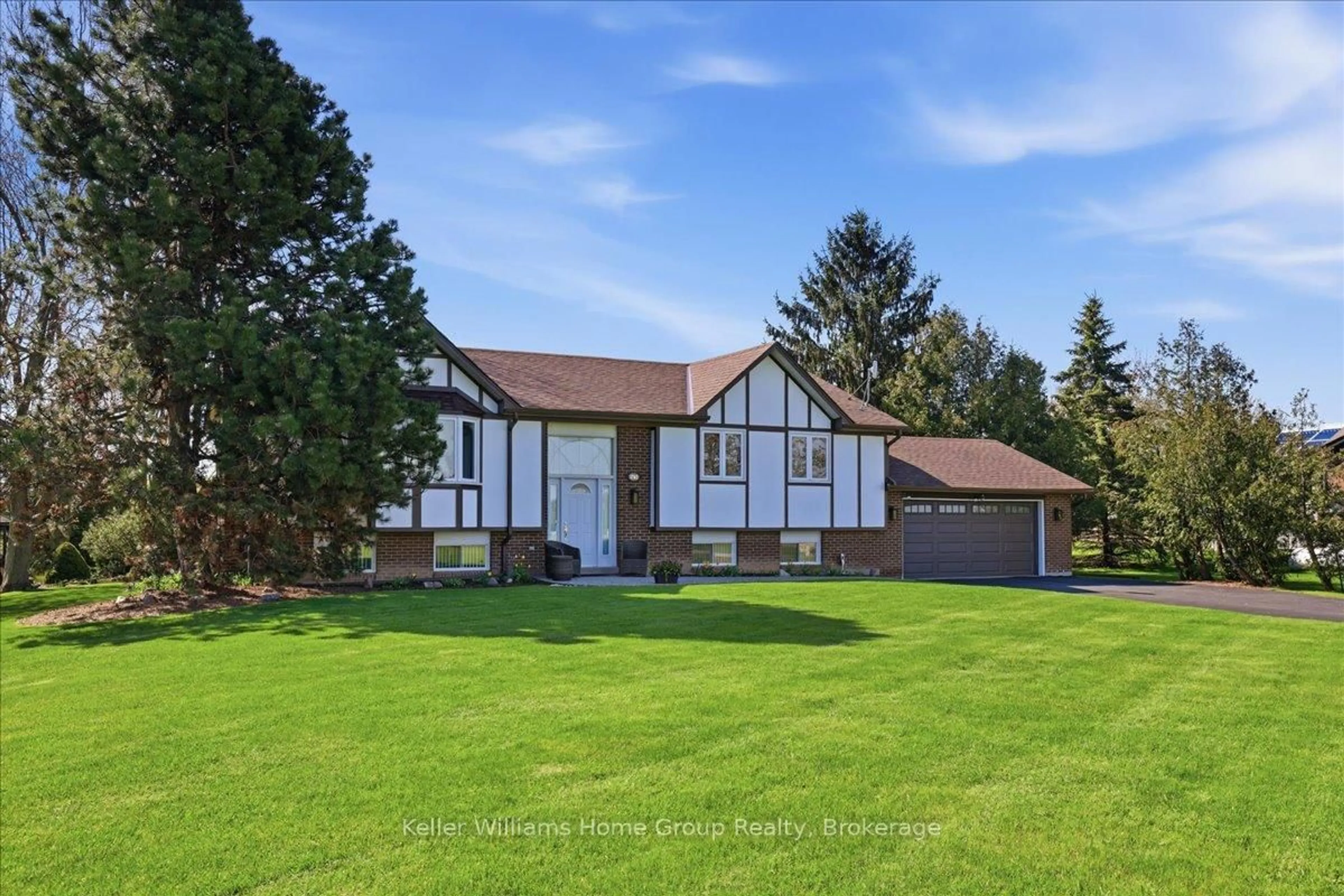 A pic from outside/outdoor area/front of a property/back of a property/a pic from drone, unknown for 1741 Old School Rd, Caledon Ontario L7C 0X5