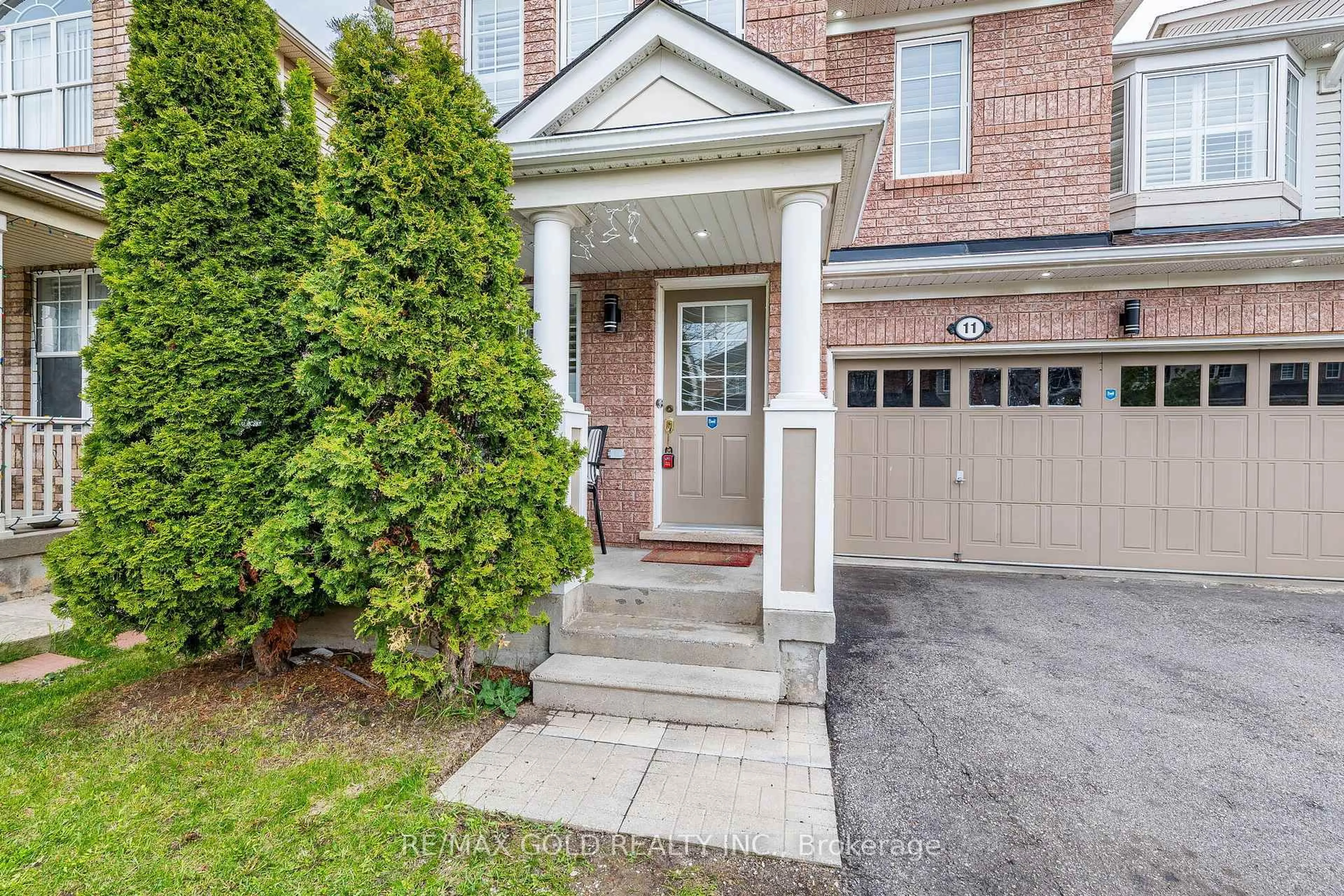Home with brick exterior material, street for 11 Ponymeadow Way, Brampton Ontario L6X 0M2