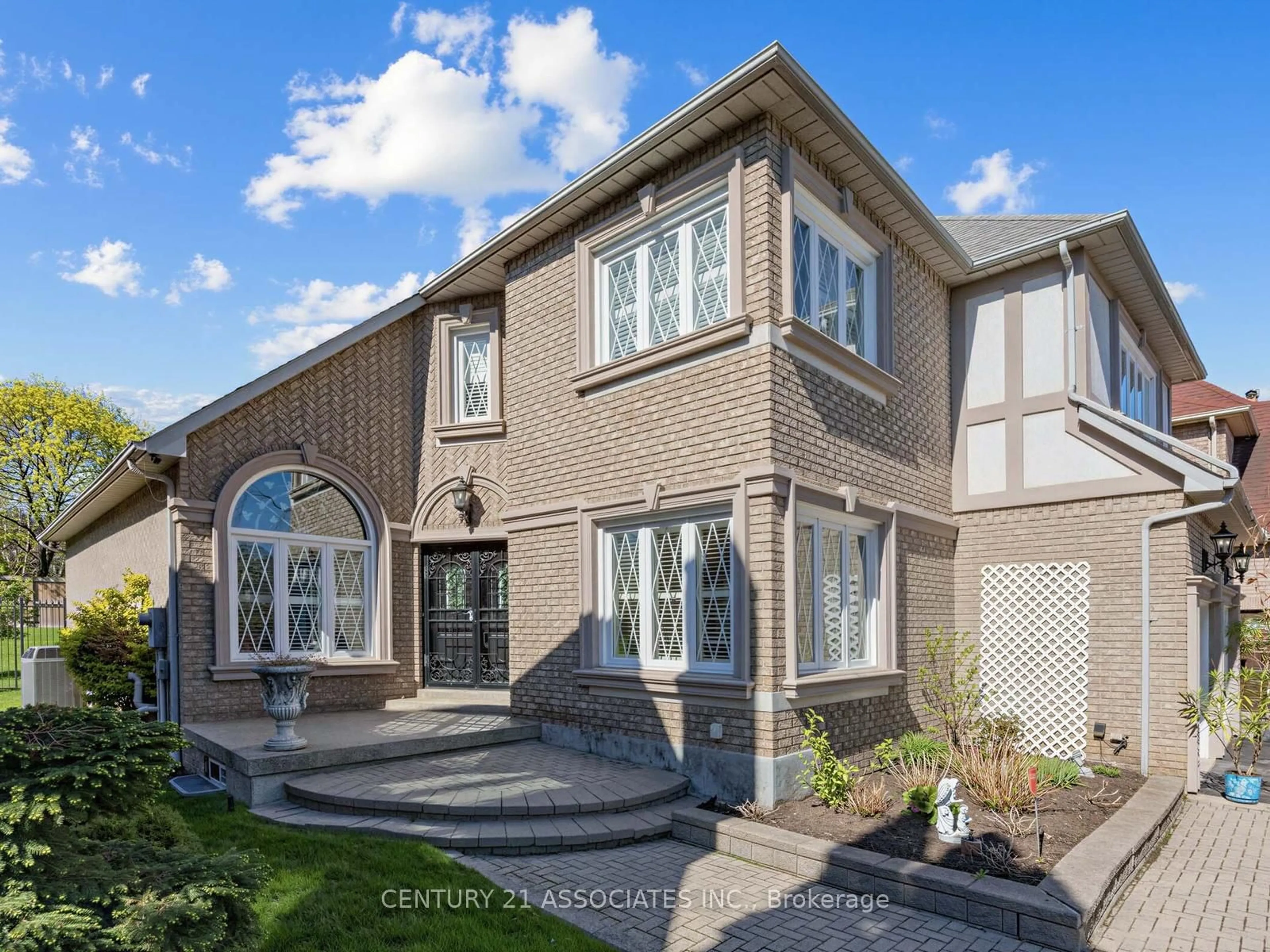 Home with brick exterior material, street for 1478 Estes Cres, Mississauga Ontario L5V 1M4