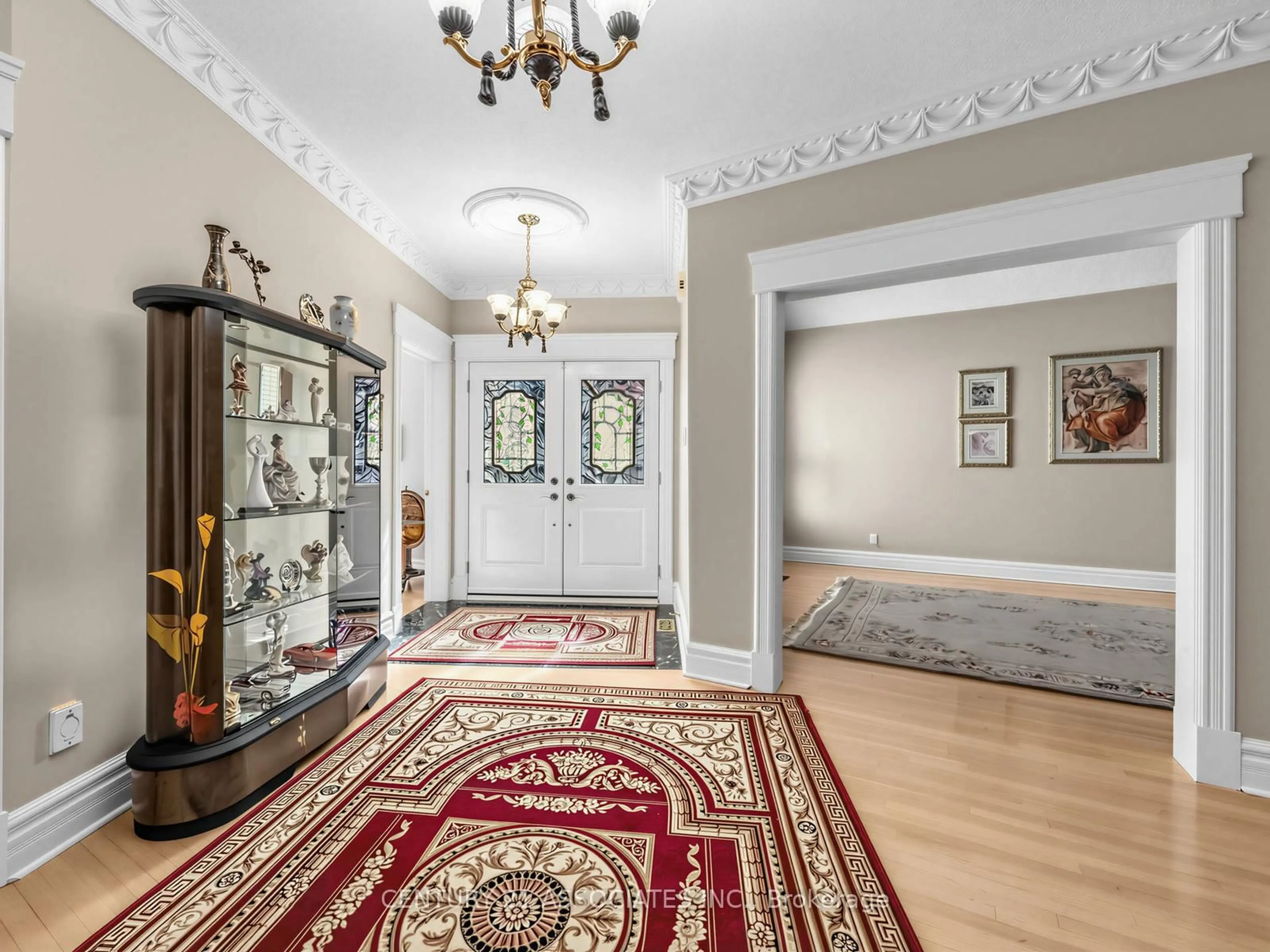 Indoor foyer for 1478 Estes Cres, Mississauga Ontario L5V 1M4