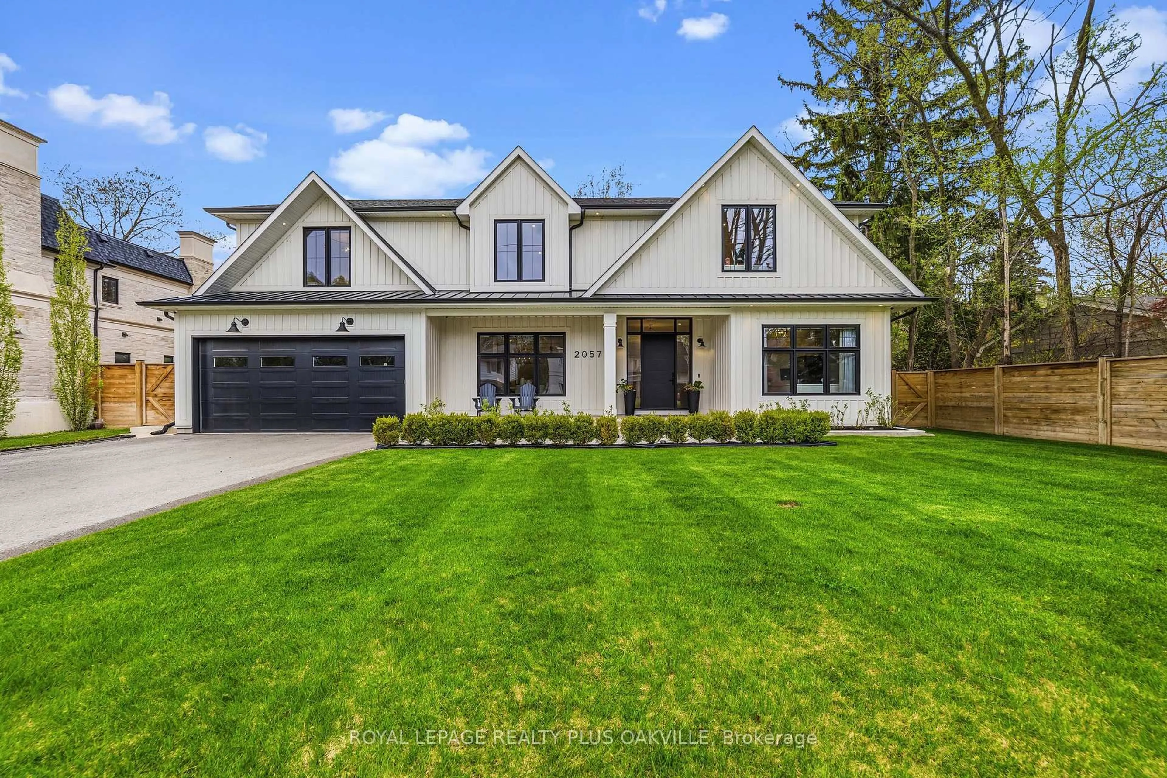 Home with brick exterior material, street for 2057 Salvator Blvd, Oakville Ontario L6L 1M9