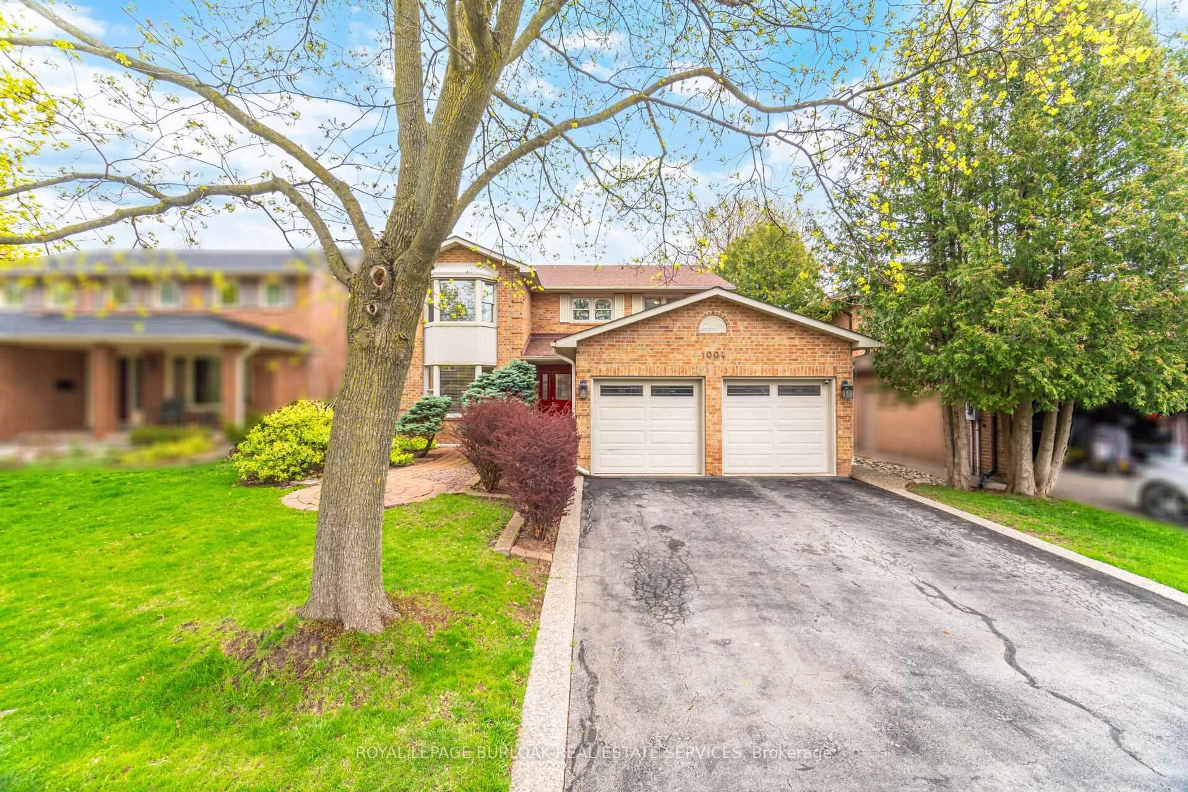 Unknown for 1004 Roxborough Dr, Oakville Ontario L6M 1E3