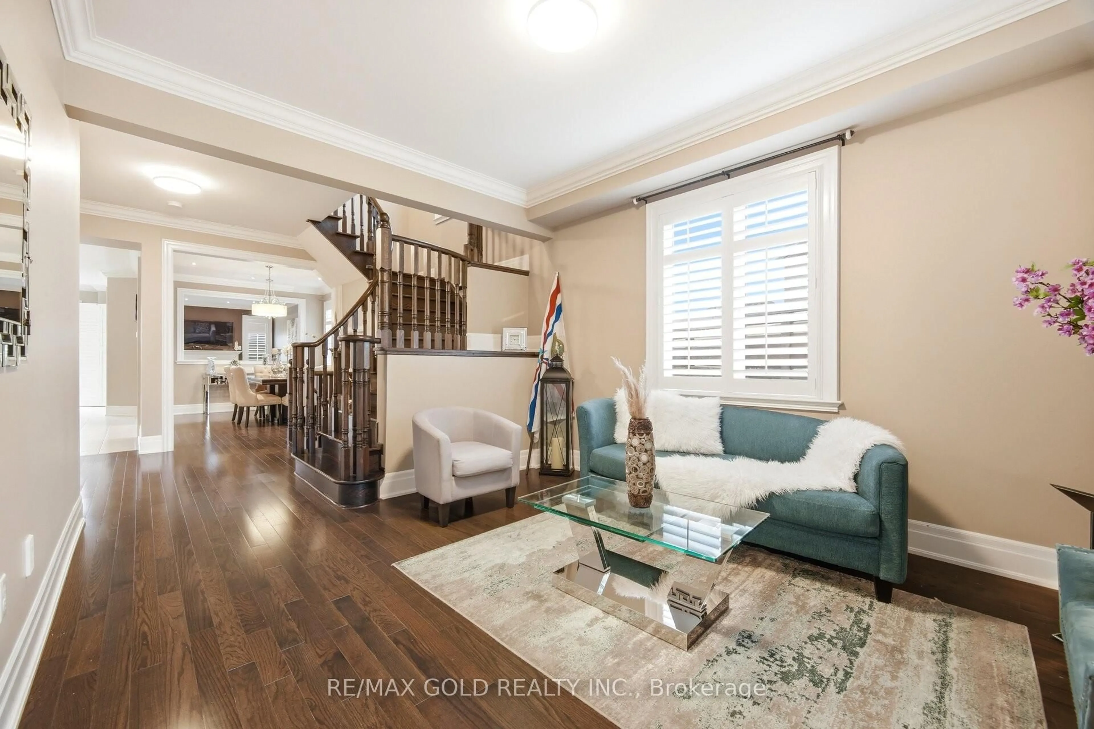 Living room with furniture, unknown for 23 Mission Ridge Tr, Brampton Ontario L6P 3A2