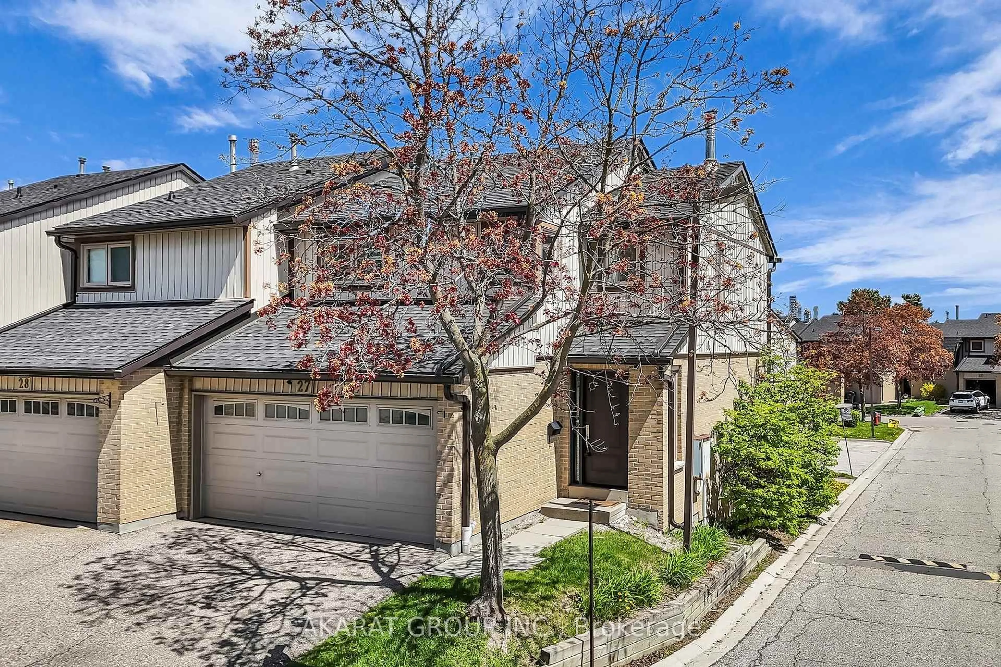 A pic from outside/outdoor area/front of a property/back of a property/a pic from drone, street for 3500 South Millway #27, Mississauga Ontario L5L 3T8