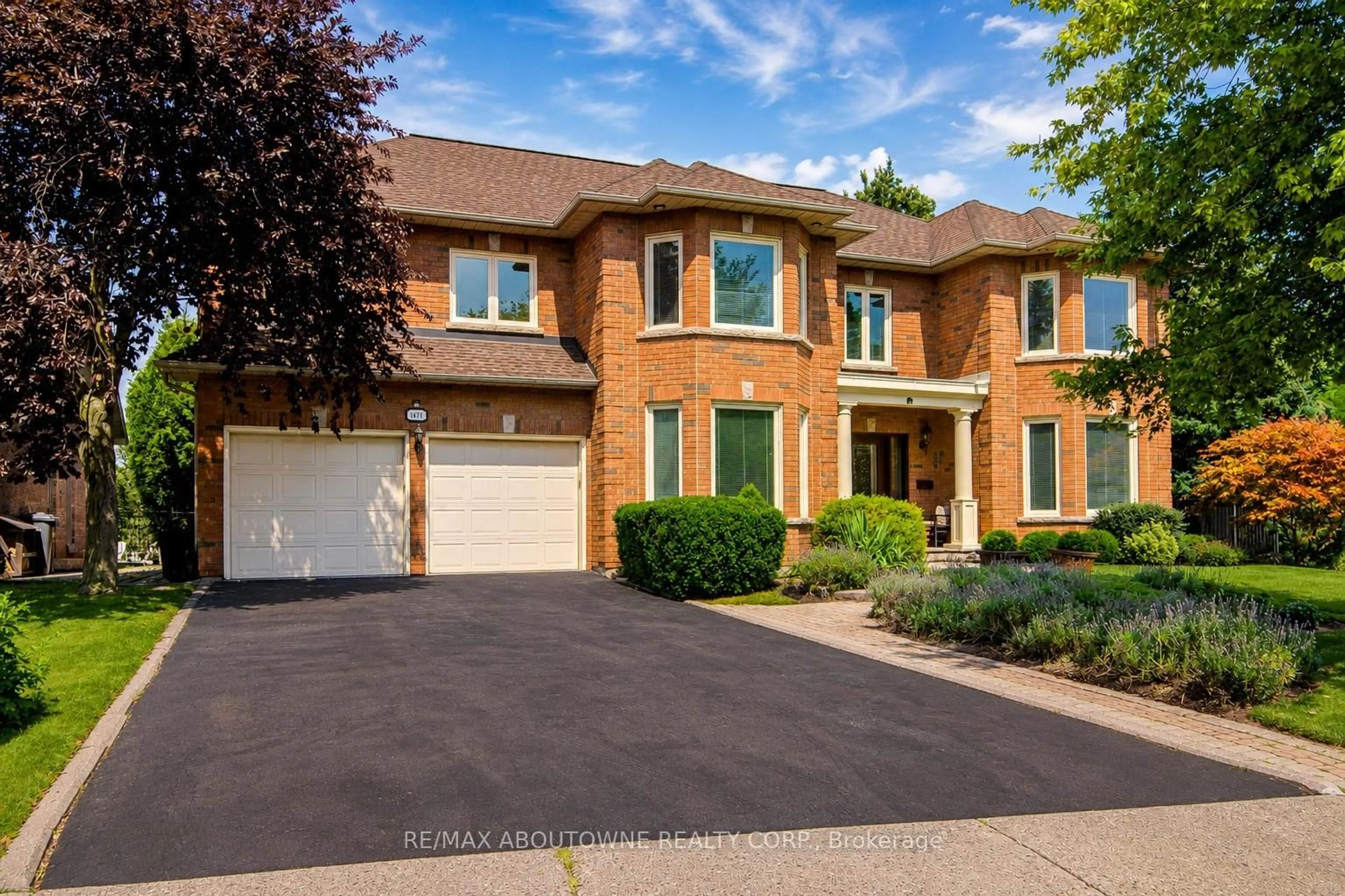 Home with brick exterior material, street for 1471 The Links Dr, Oakville Ontario L6M 2P2