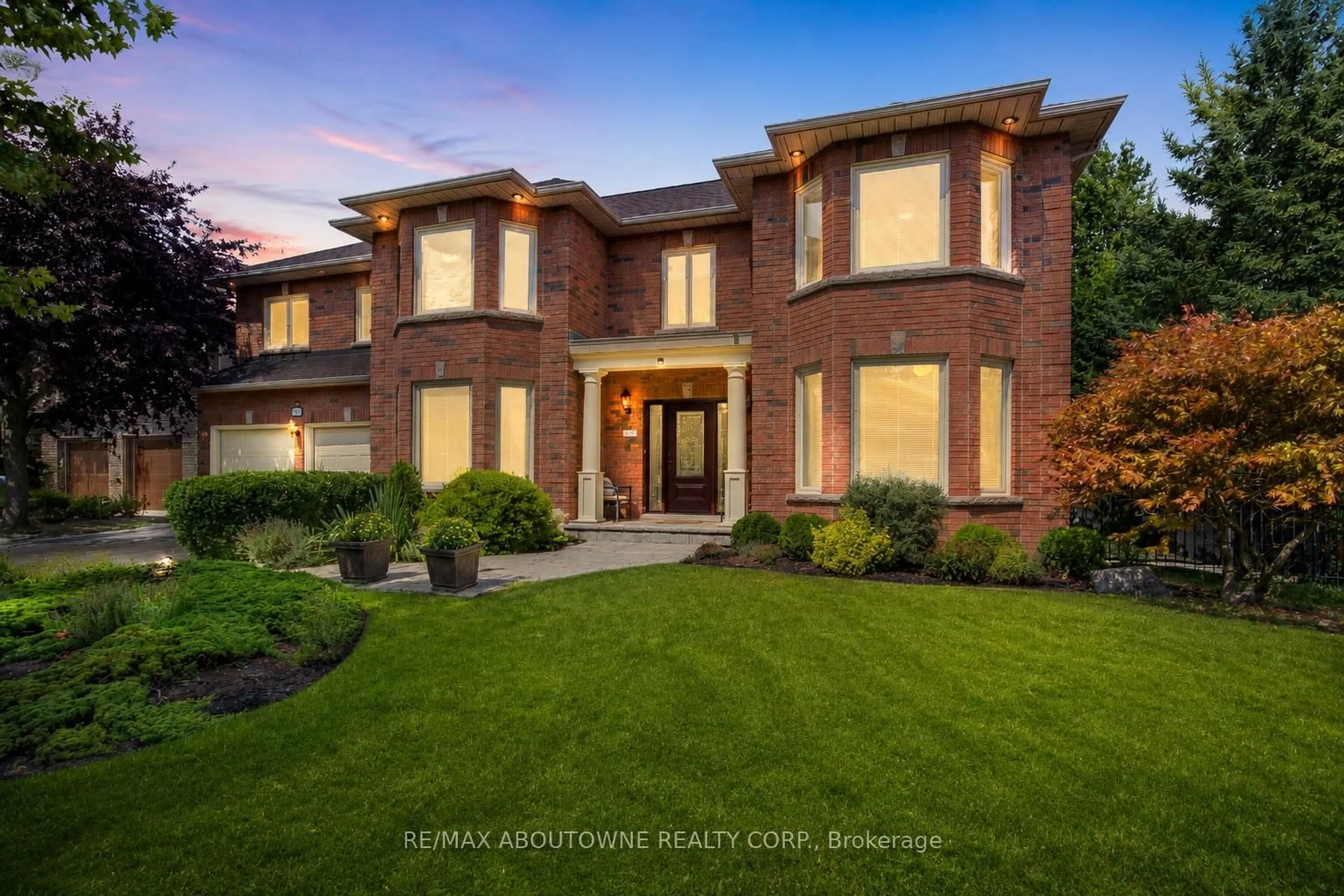 Home with brick exterior material, street for 1471 The Links Dr, Oakville Ontario L6M 2P2