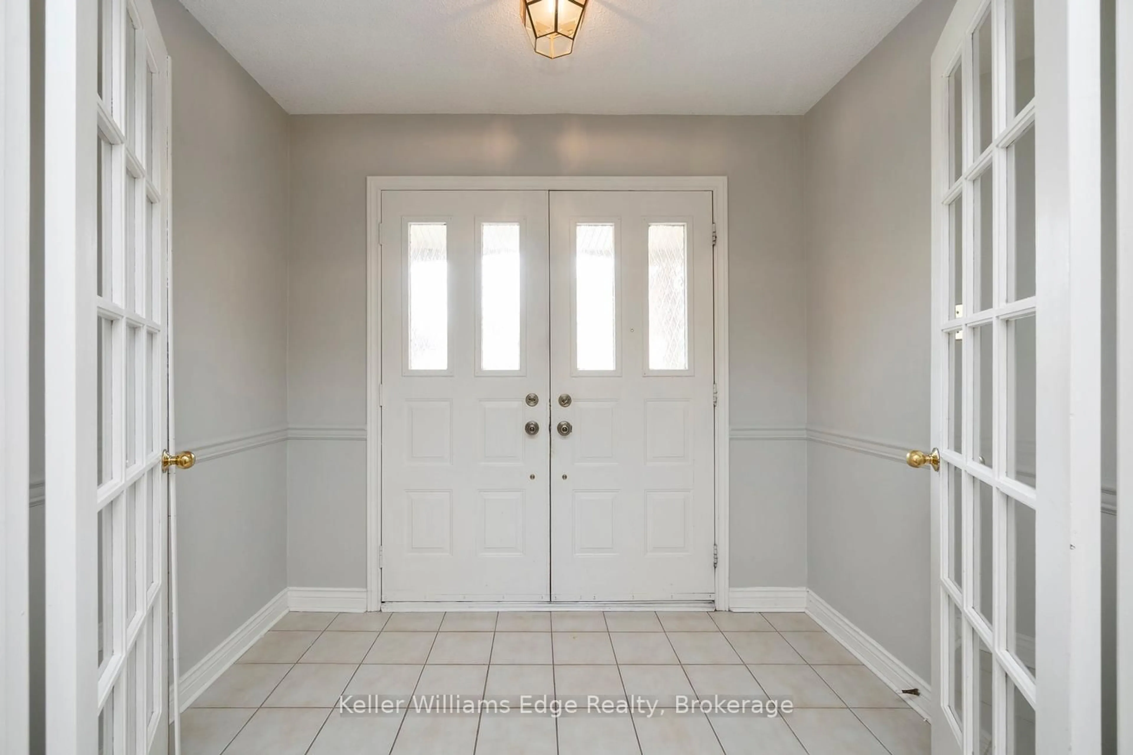 Indoor entryway for 1769 Pilgrims Way, Oakville Ontario L6M 1S7