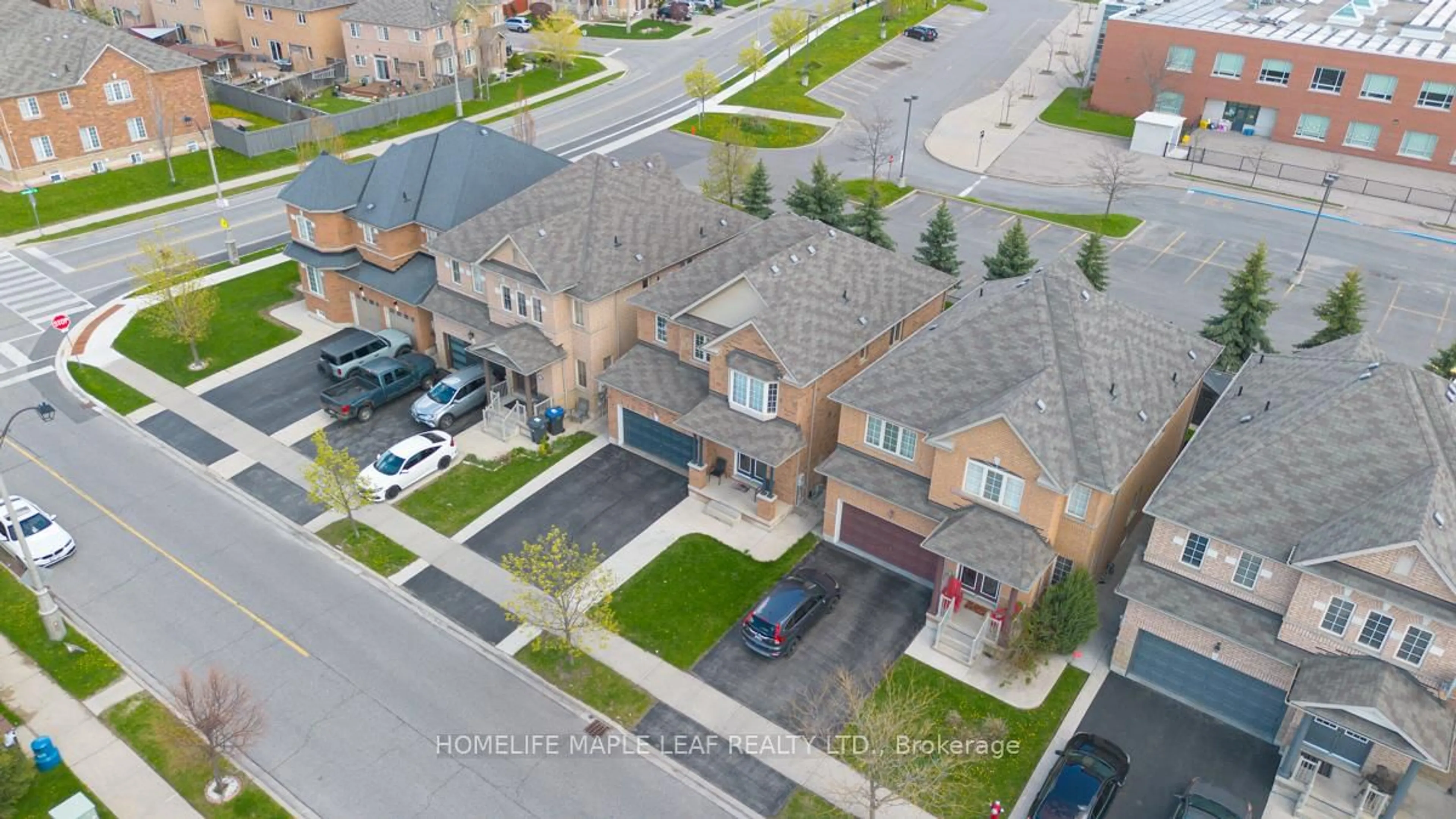 A pic from outside/outdoor area/front of a property/back of a property/a pic from drone, street for 81 Abitibi Lake Dr, Brampton Ontario L6R 0V8