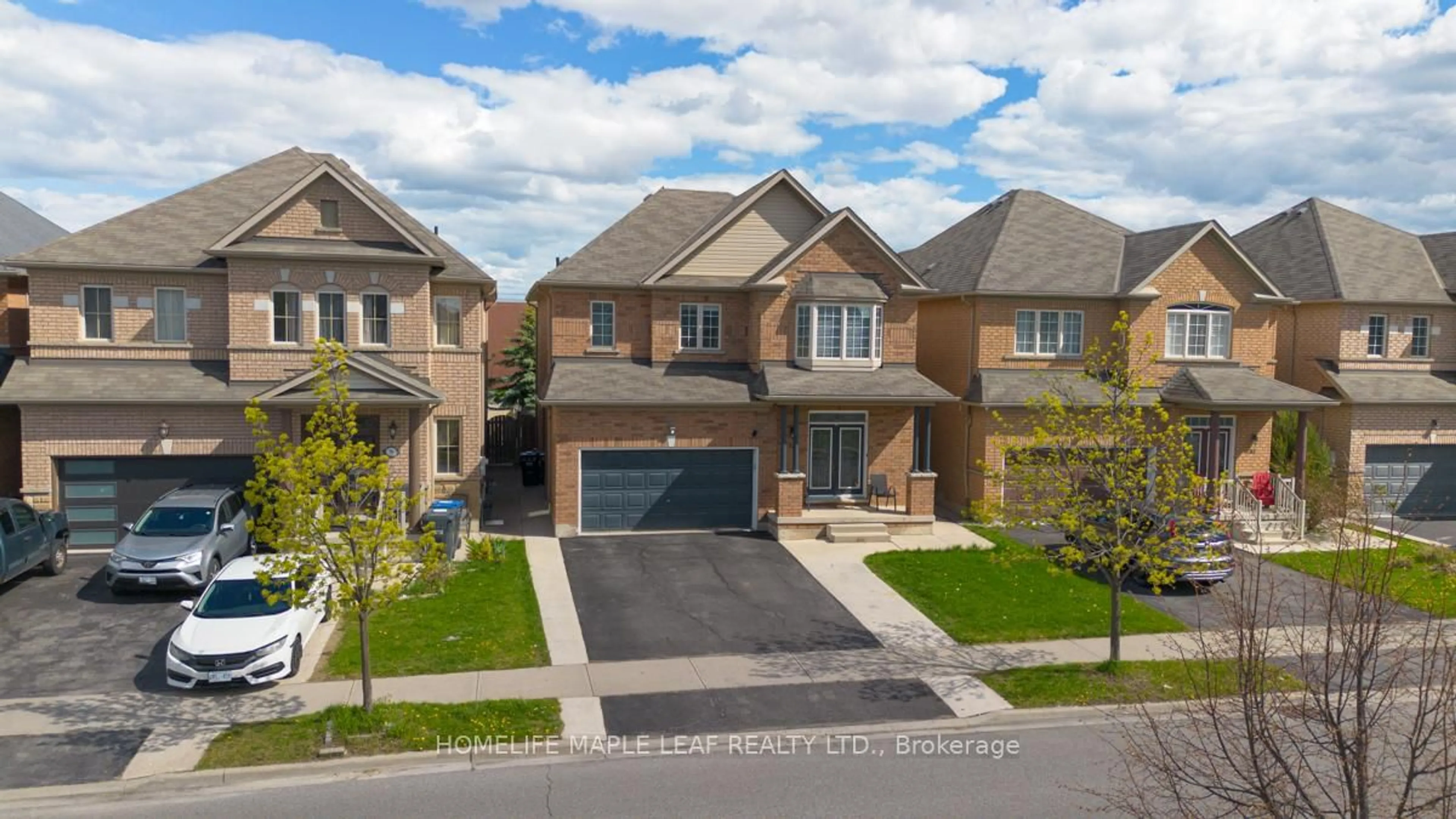 A pic from outside/outdoor area/front of a property/back of a property/a pic from drone, street for 81 Abitibi Lake Dr, Brampton Ontario L6R 0V8