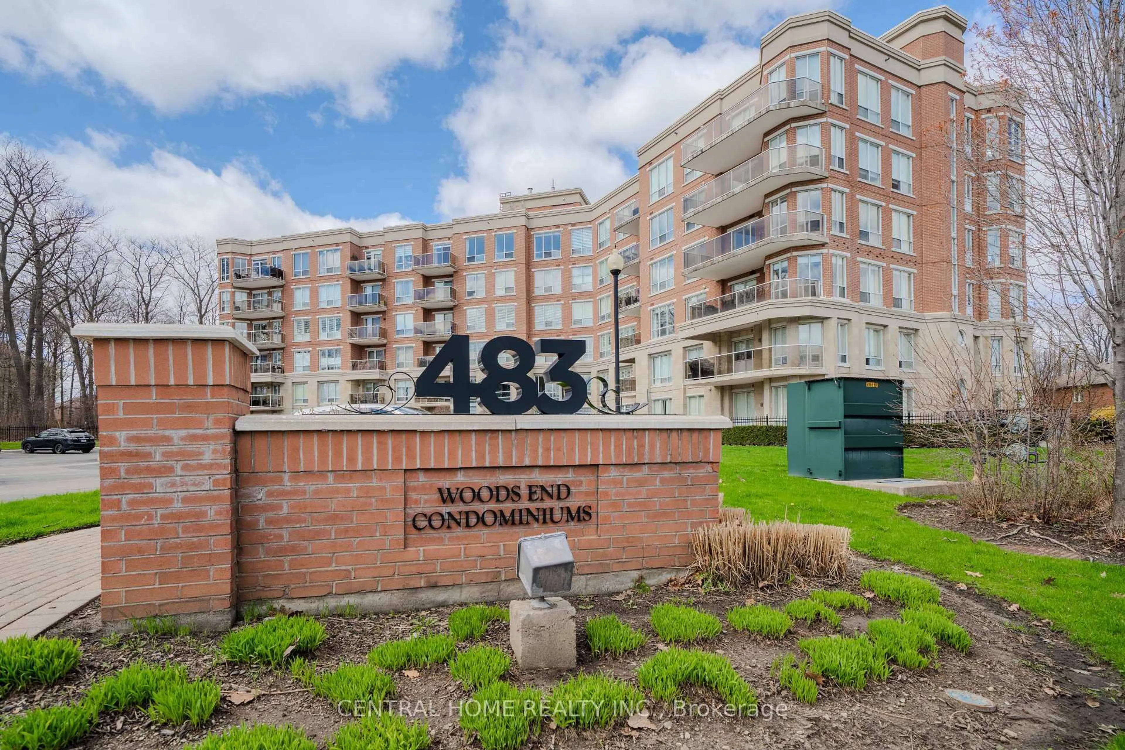 Indoor entryway for 483 Faith Dr #202, Mississauga Ontario L5R 0A1