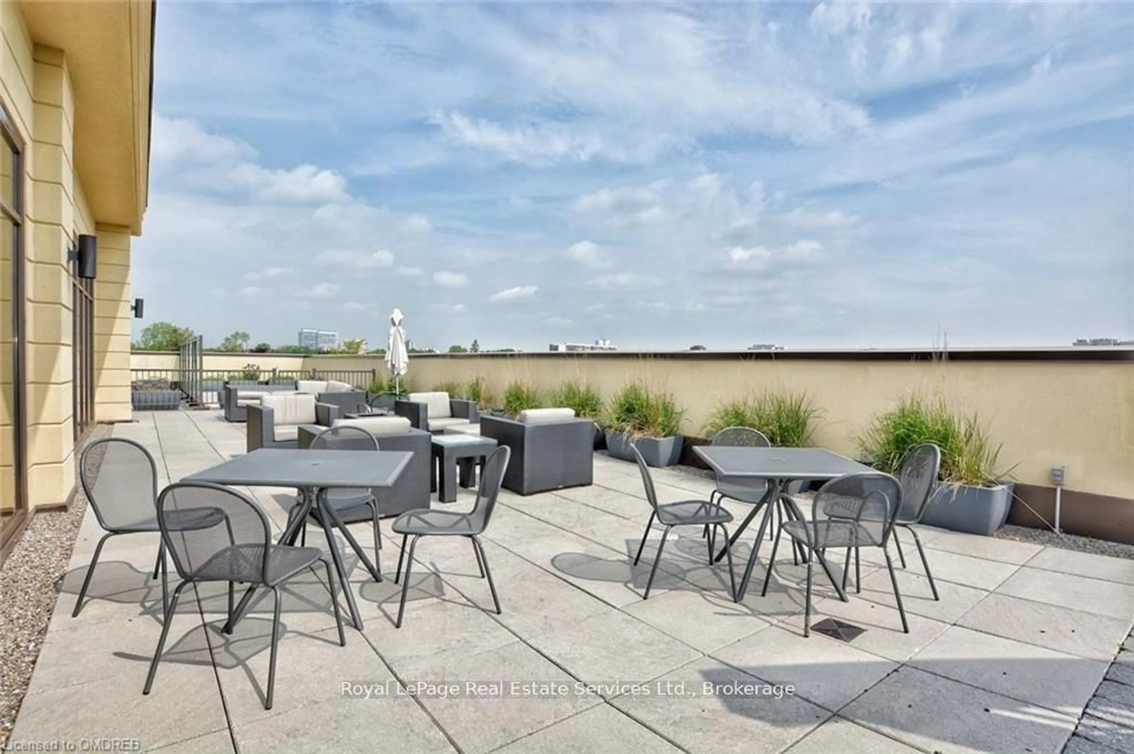 Patio, unknown for 205 Lakeshore Rd #407, Oakville Ontario L6K 0H8