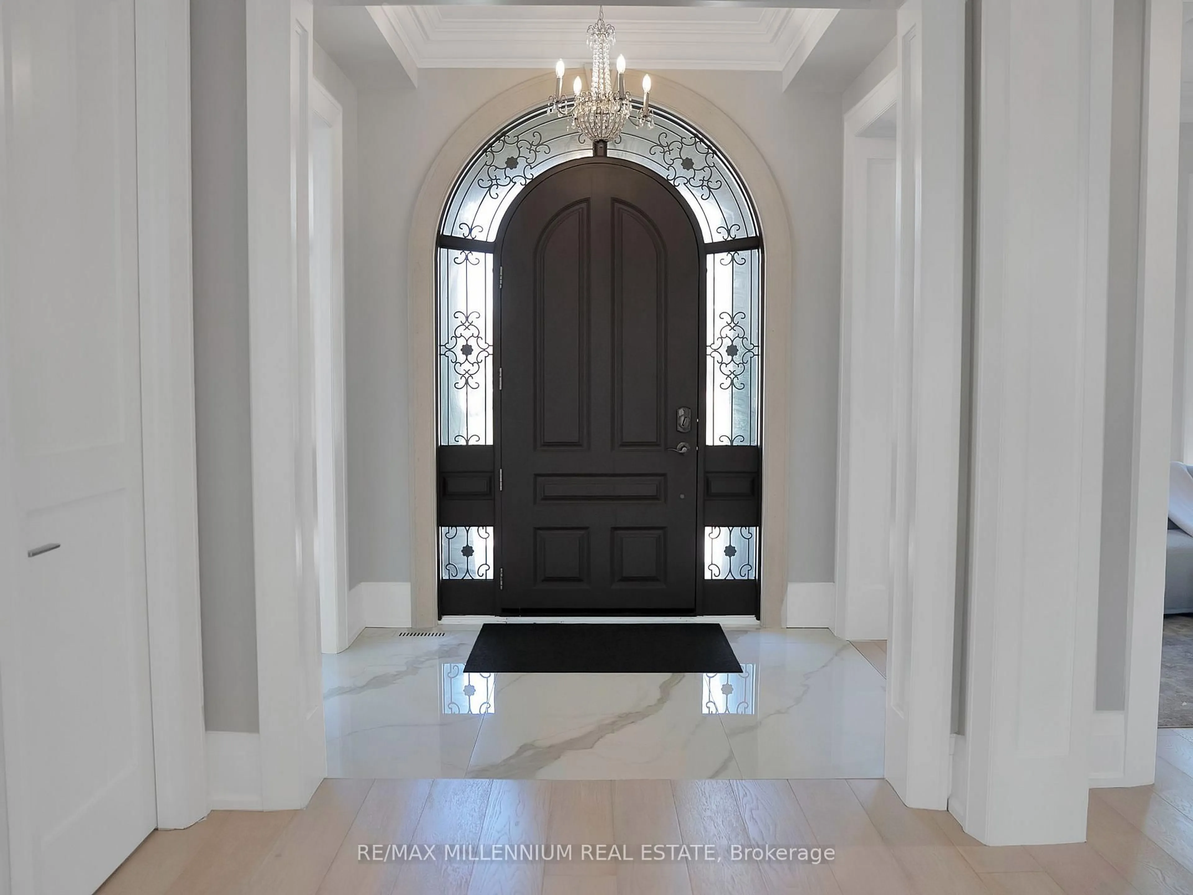 Indoor entryway for 162 Oliver Pl, Oakville Ontario L6H 1K8
