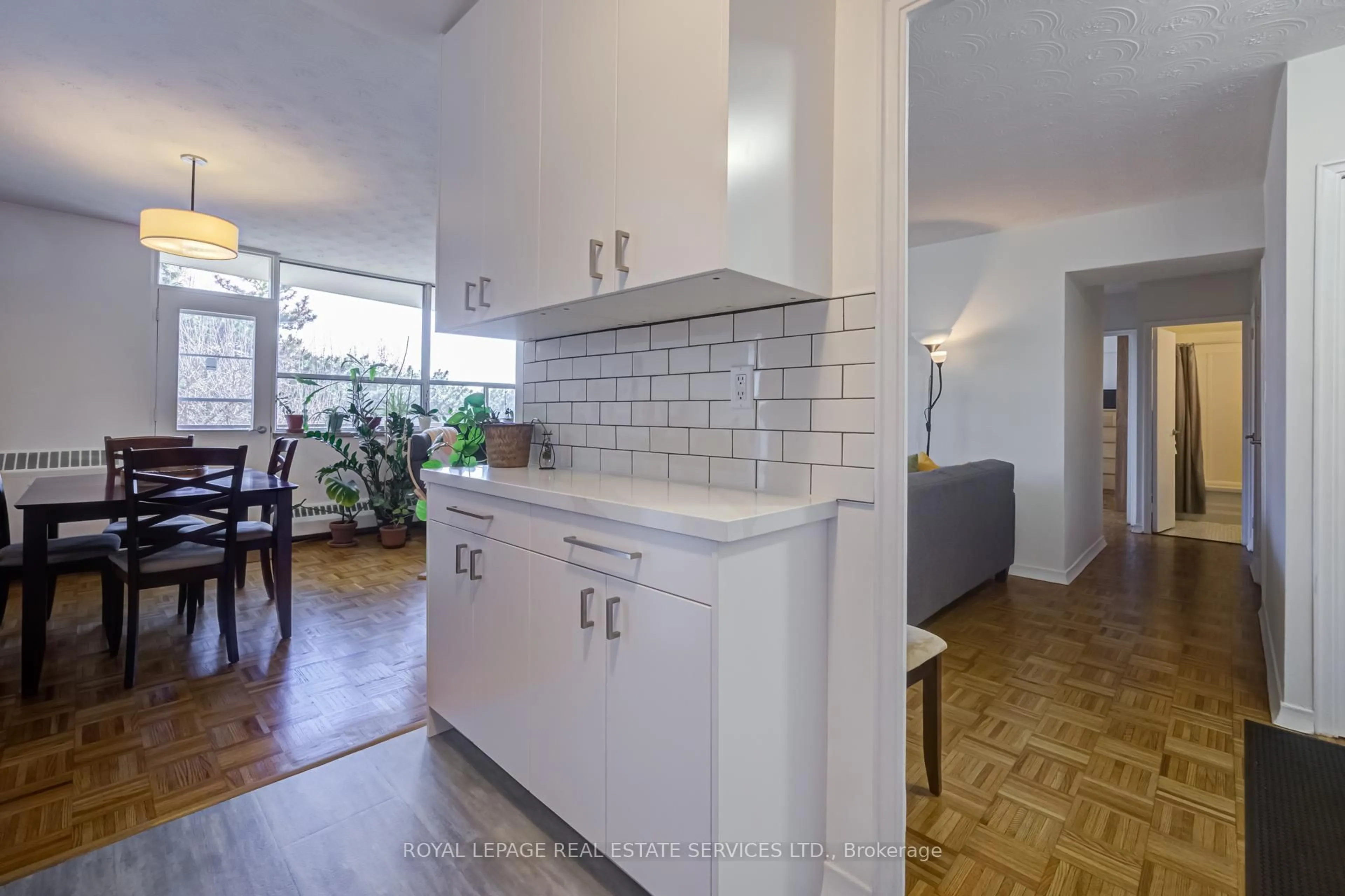 Open concept kitchen, unknown for 100 Coe Hill Dr #303, Toronto Ontario M6S 3E1