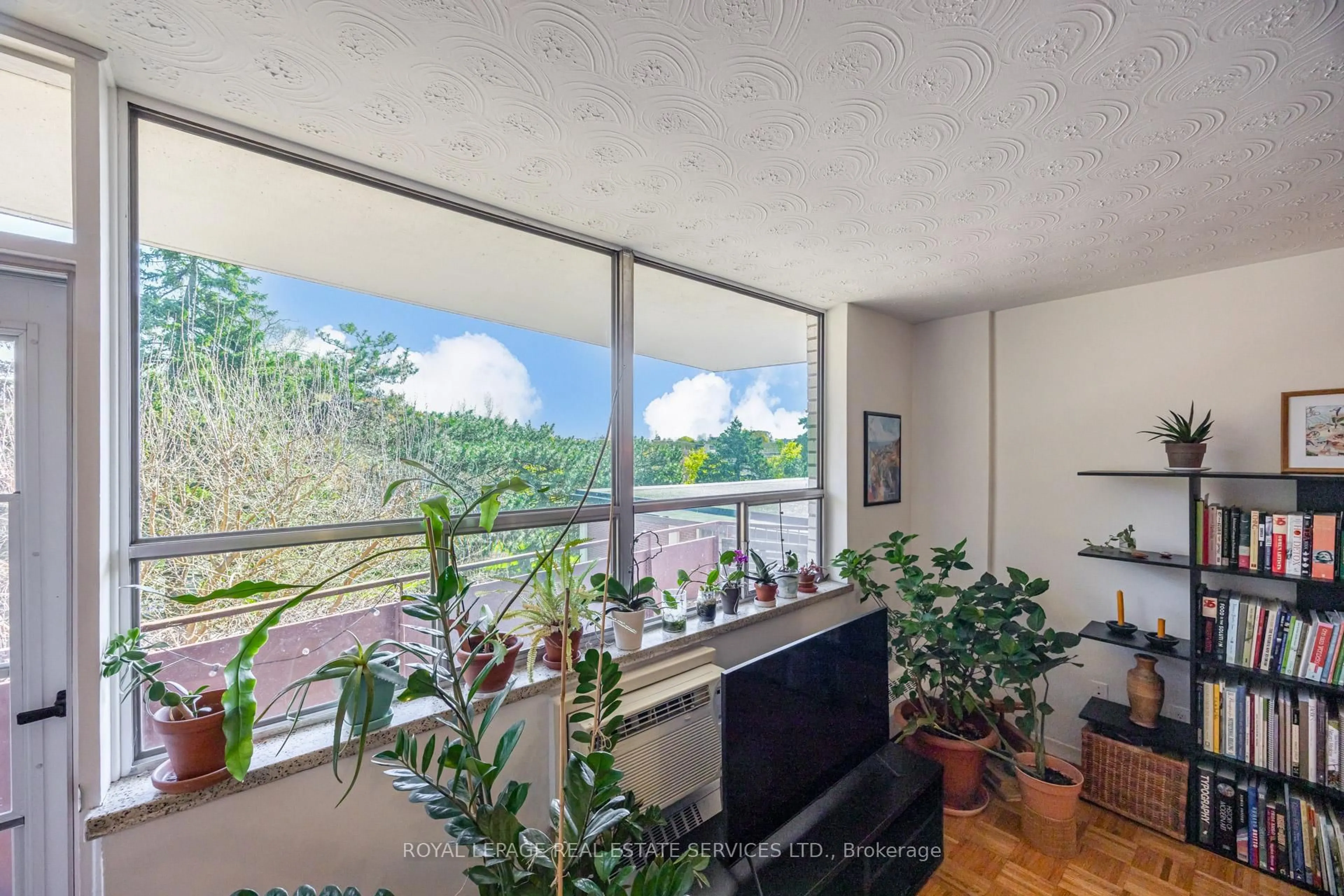 Unknown for 100 Coe Hill Dr #303, Toronto Ontario M6S 3E1