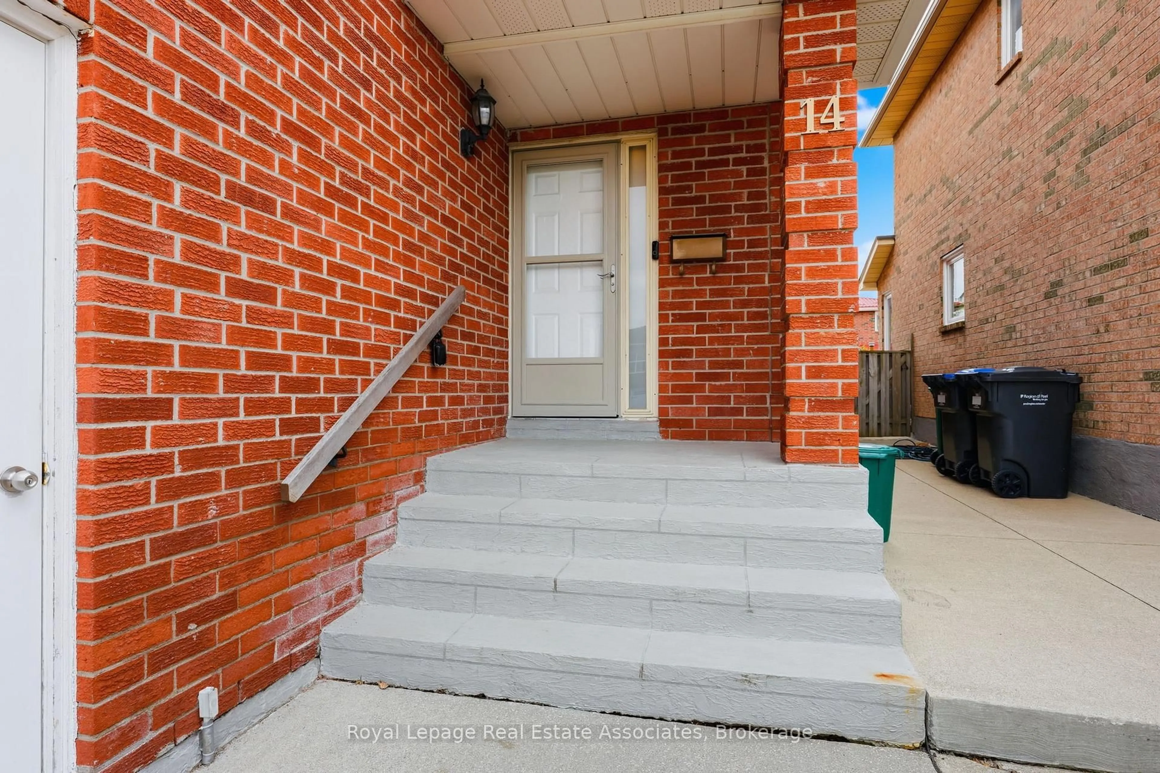 Unknown for 14 Beisel Crt, Brampton Ontario L6Z 2R8
