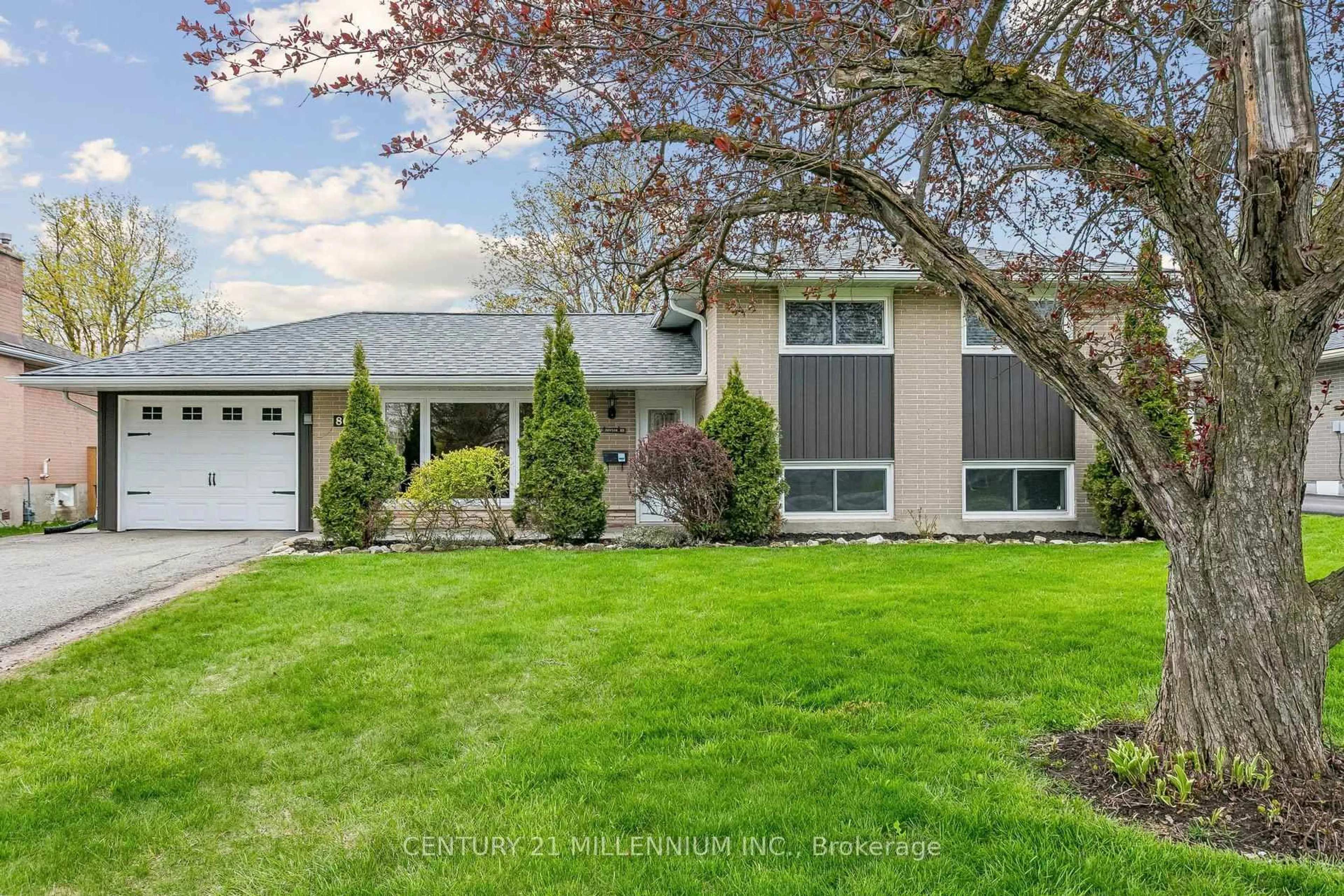 Home with vinyl exterior material, street for 86 Dawson Rd, Orangeville Ontario L9W 2W6