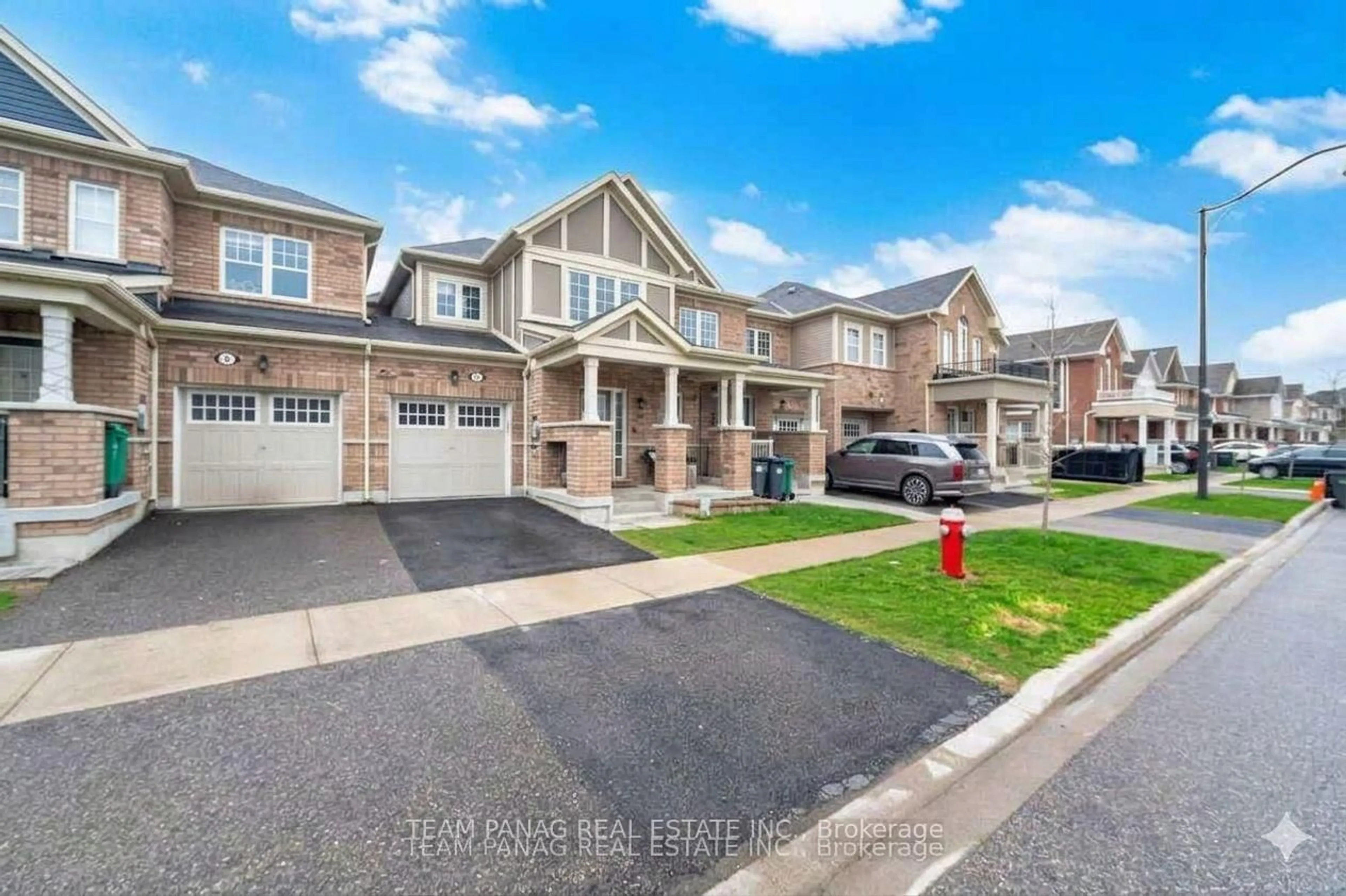 A pic from outside/outdoor area/front of a property/back of a property/a pic from drone, street for 10 Donlamont Circ, Brampton Ontario L7A 4T5