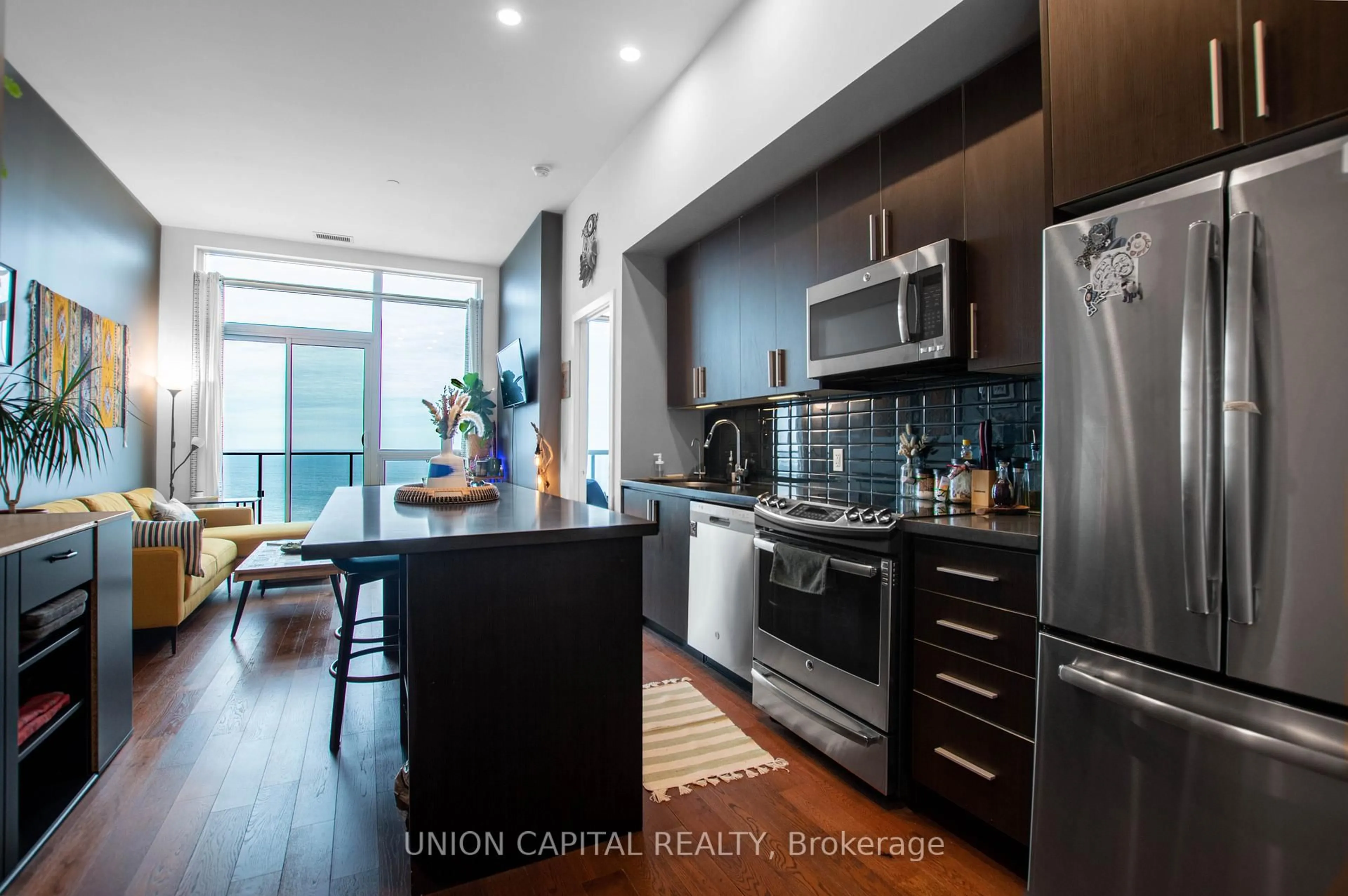 Open concept kitchen, unknown for 2212 Lake Shore Blvd #PH02, Toronto Ontario M8V 0C2