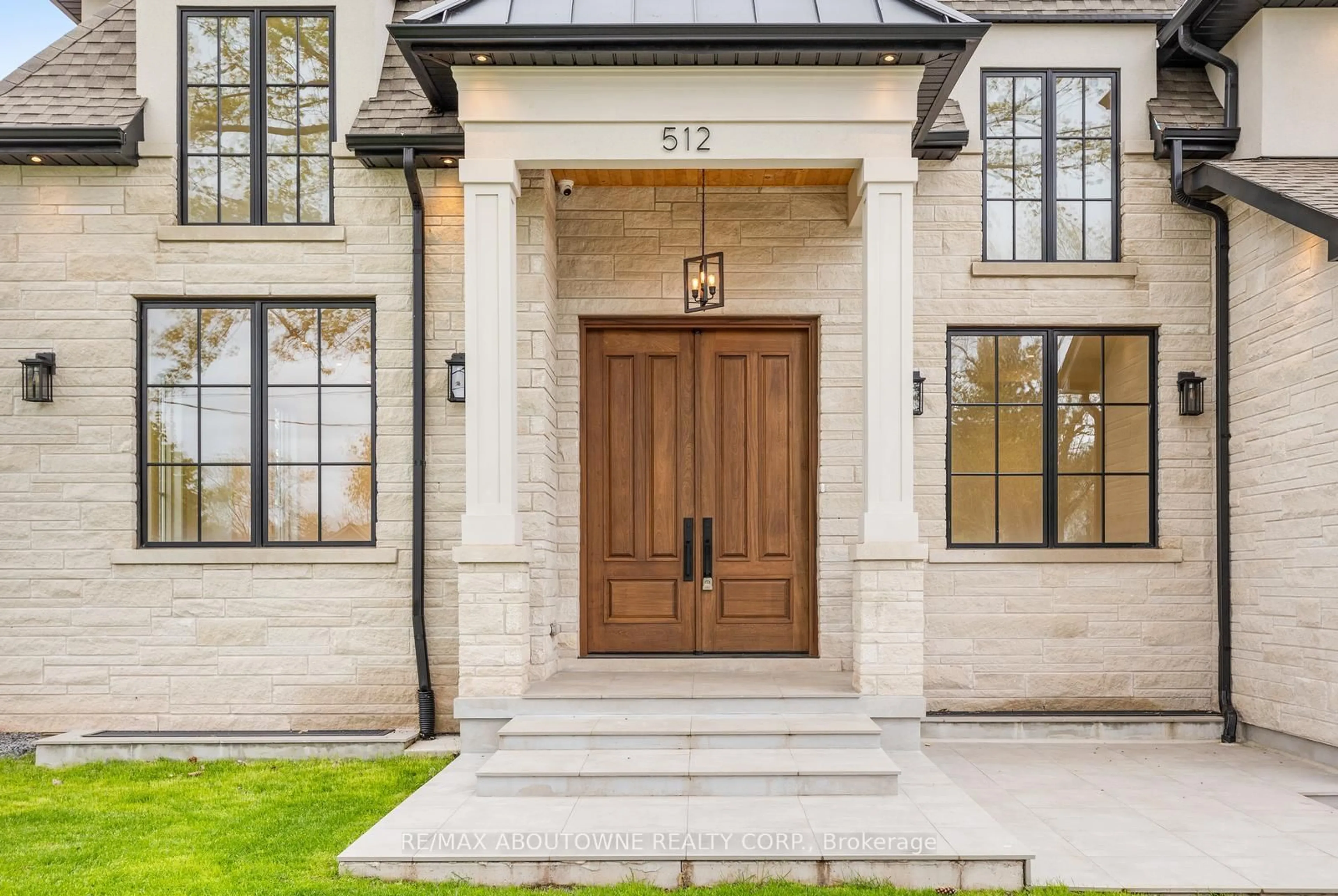 Unknown for 512 Weynway Crt, Oakville Ontario L6L 4G7