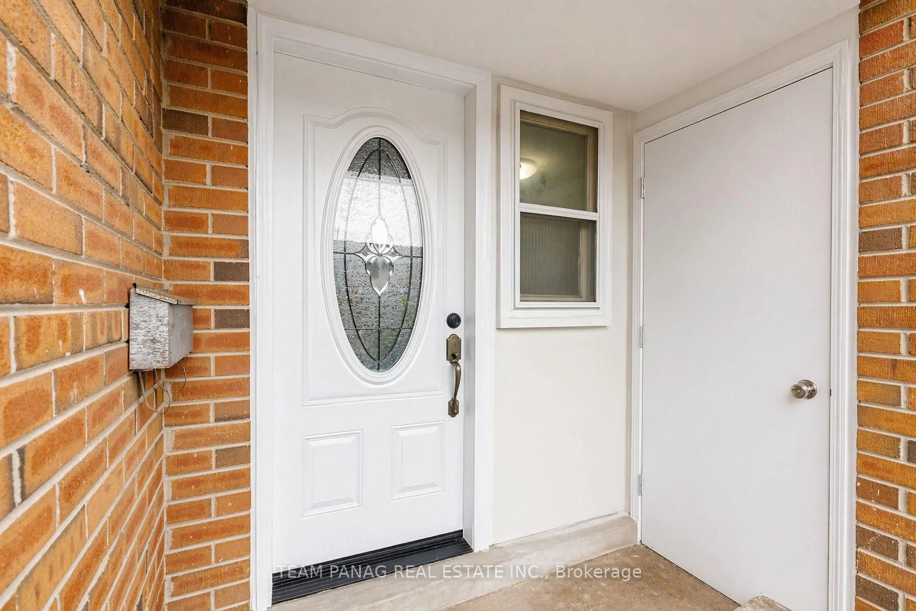 Indoor entryway for 9 Kendleton Dr #30, Toronto Ontario M9V 1T6