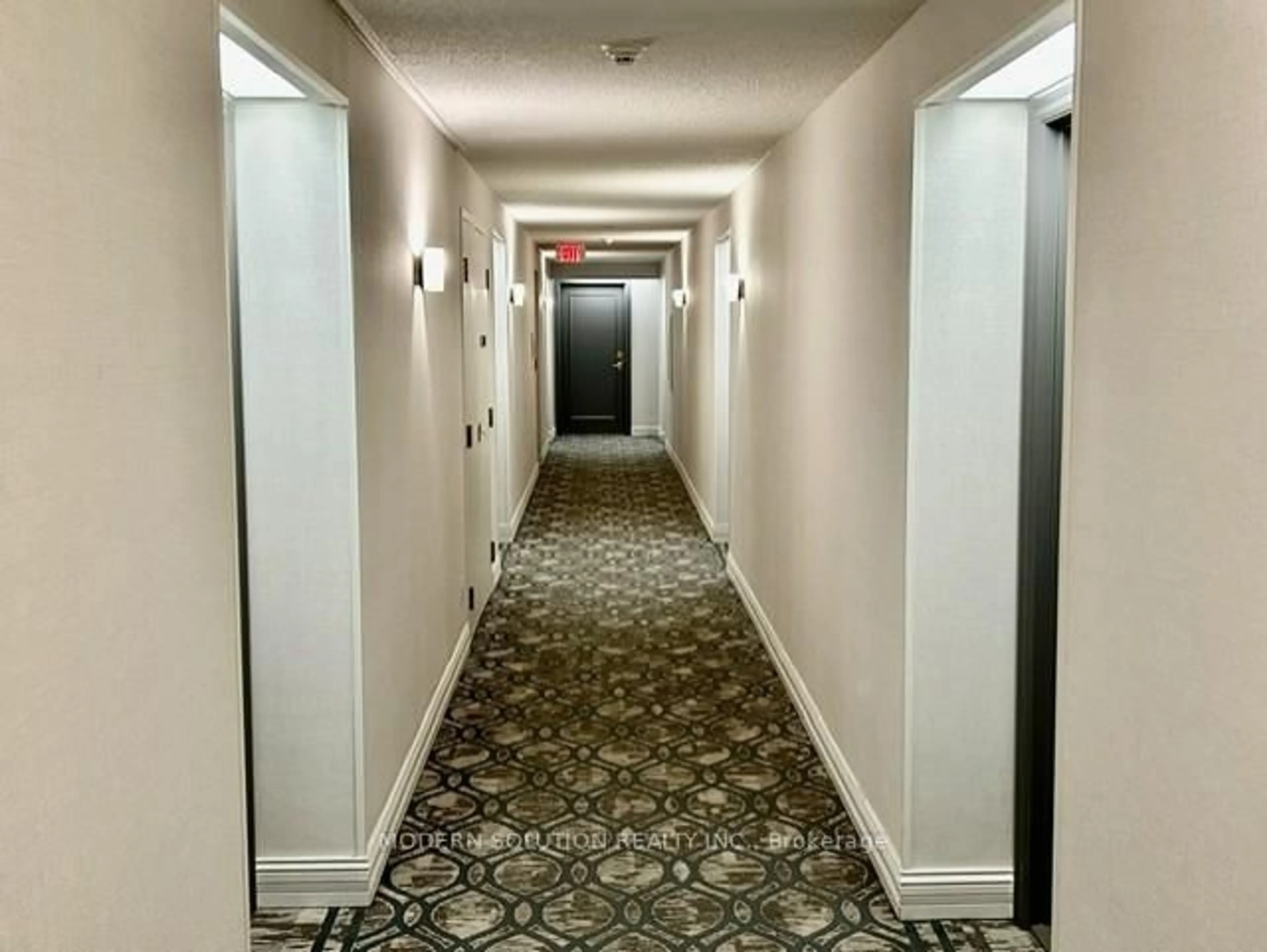 Indoor foyer for 35 Kingsbridge Garden Circ #1804, Mississauga Ontario L5R 3Z5