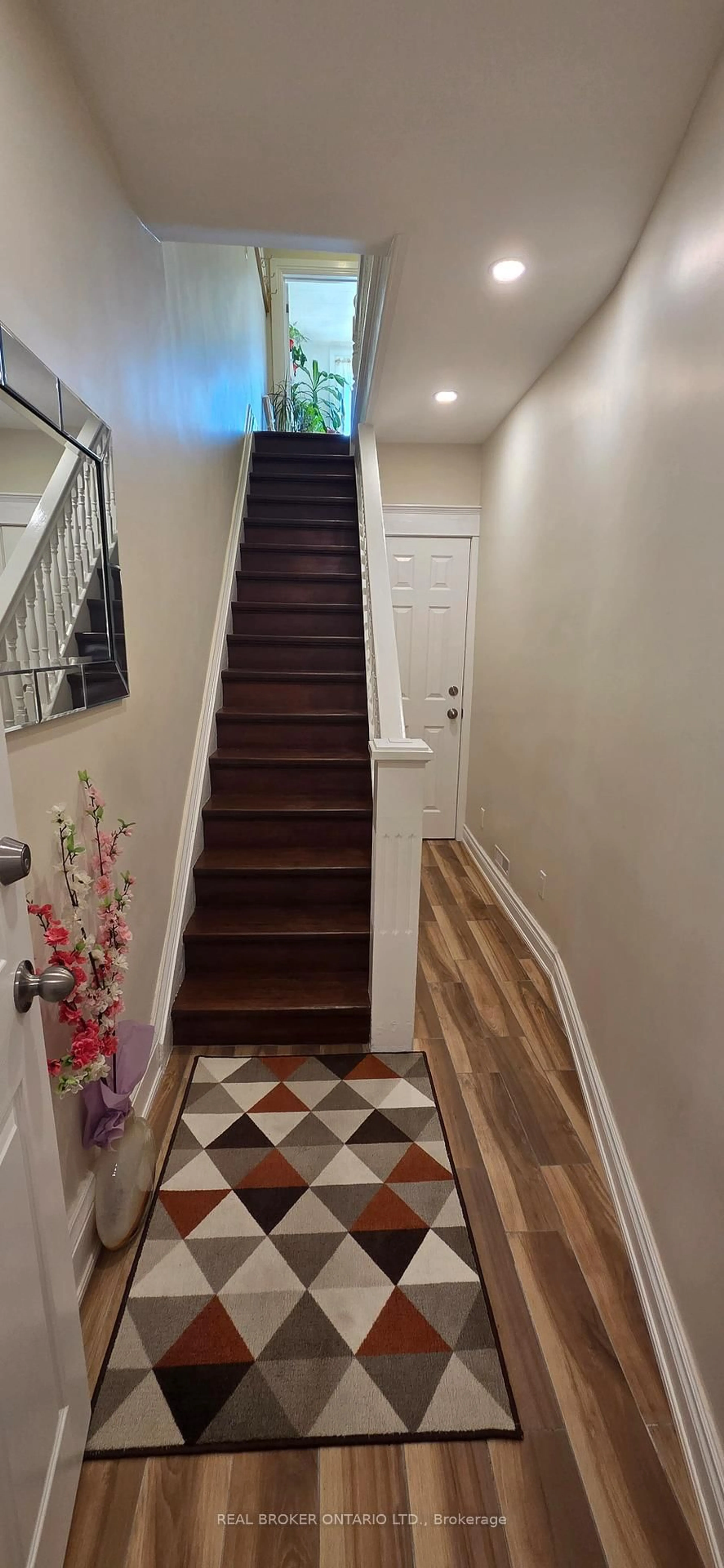 Indoor entryway for 17 Howard Park Ave, Toronto Ontario M6R 1V3