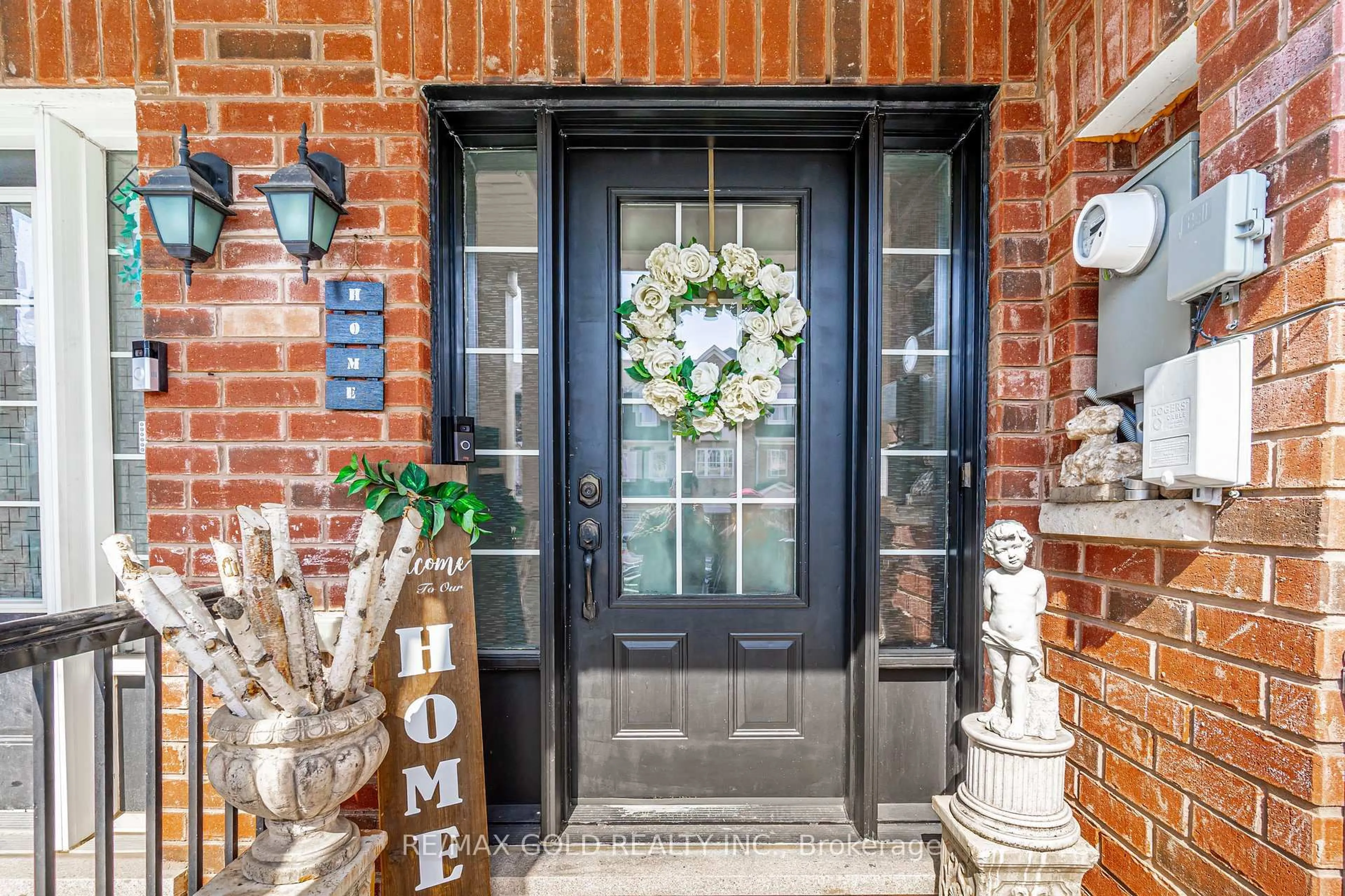 Indoor entryway for 84 Vanhorne Clse, Brampton Ontario L7A 0X9