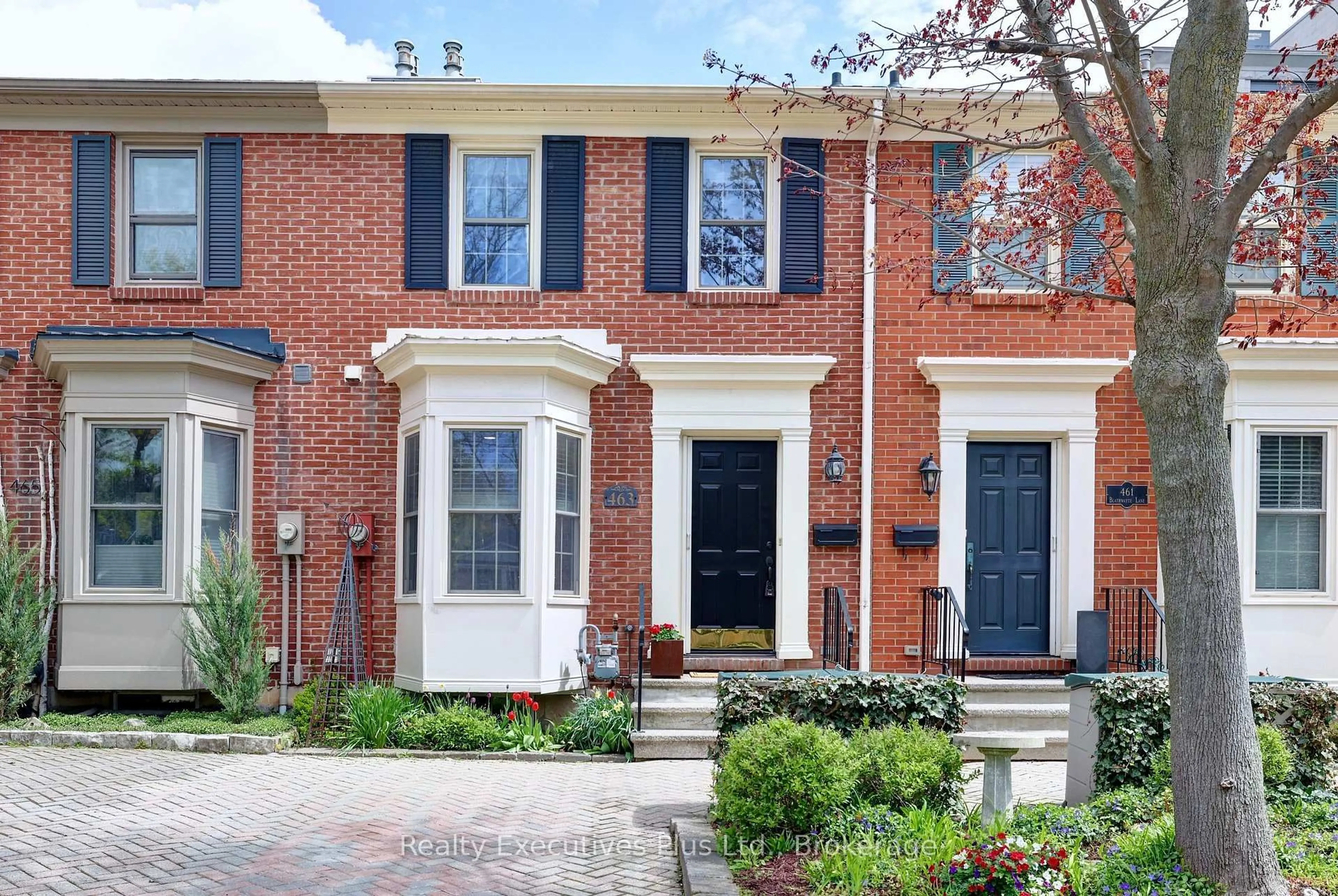 Home with brick exterior material, street for 463 Blathwayte Lane, Burlington Ontario L7S 1Y4