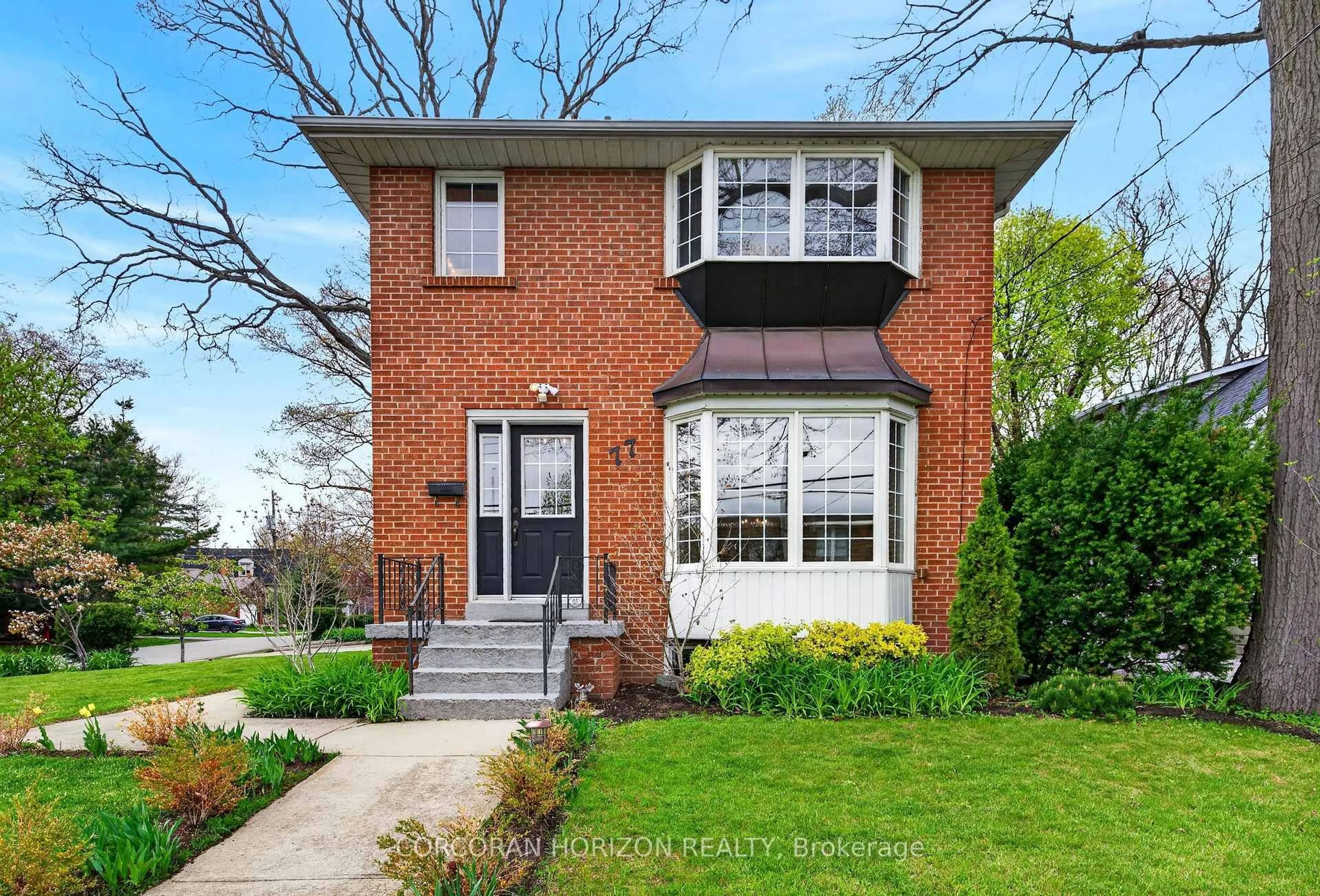 Home with brick exterior material, street for 77 Mineola Rd, Mississauga Ontario L5G 2E6