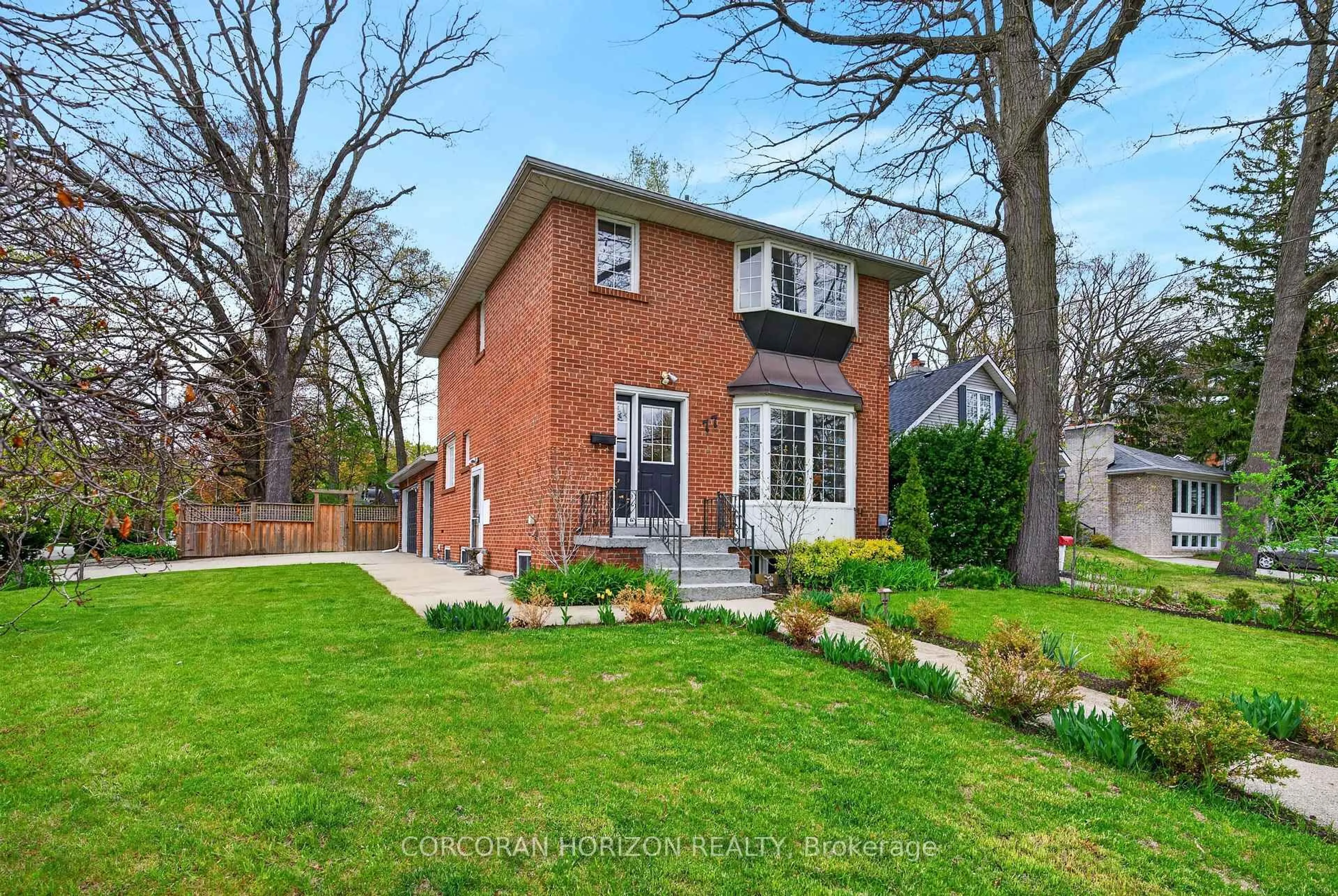 Home with brick exterior material, street for 77 Mineola Rd, Mississauga Ontario L5G 2E6