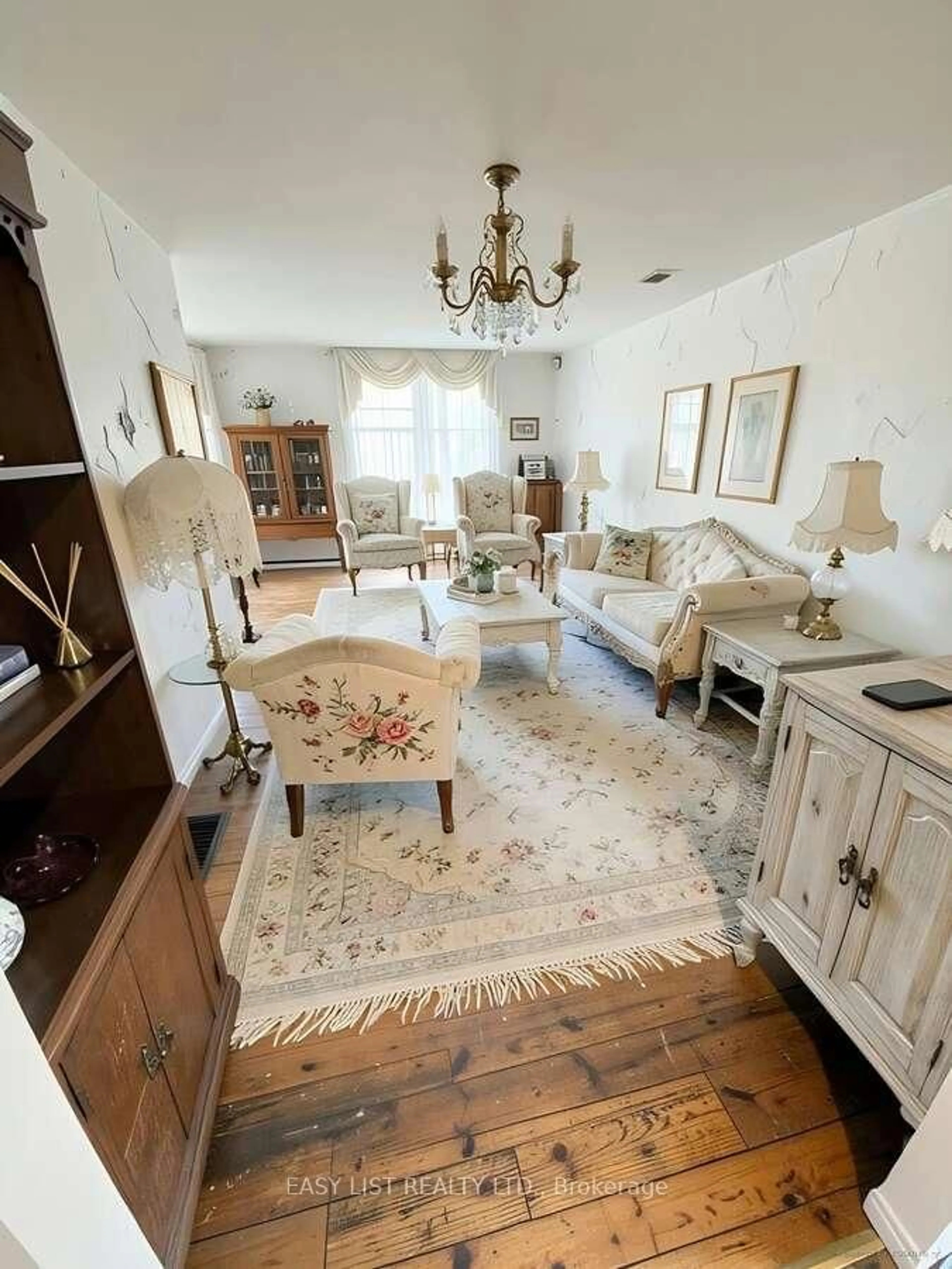 Living room with furniture, unknown for 24 Elmvale Cres, Toronto Ontario M9V 2B9