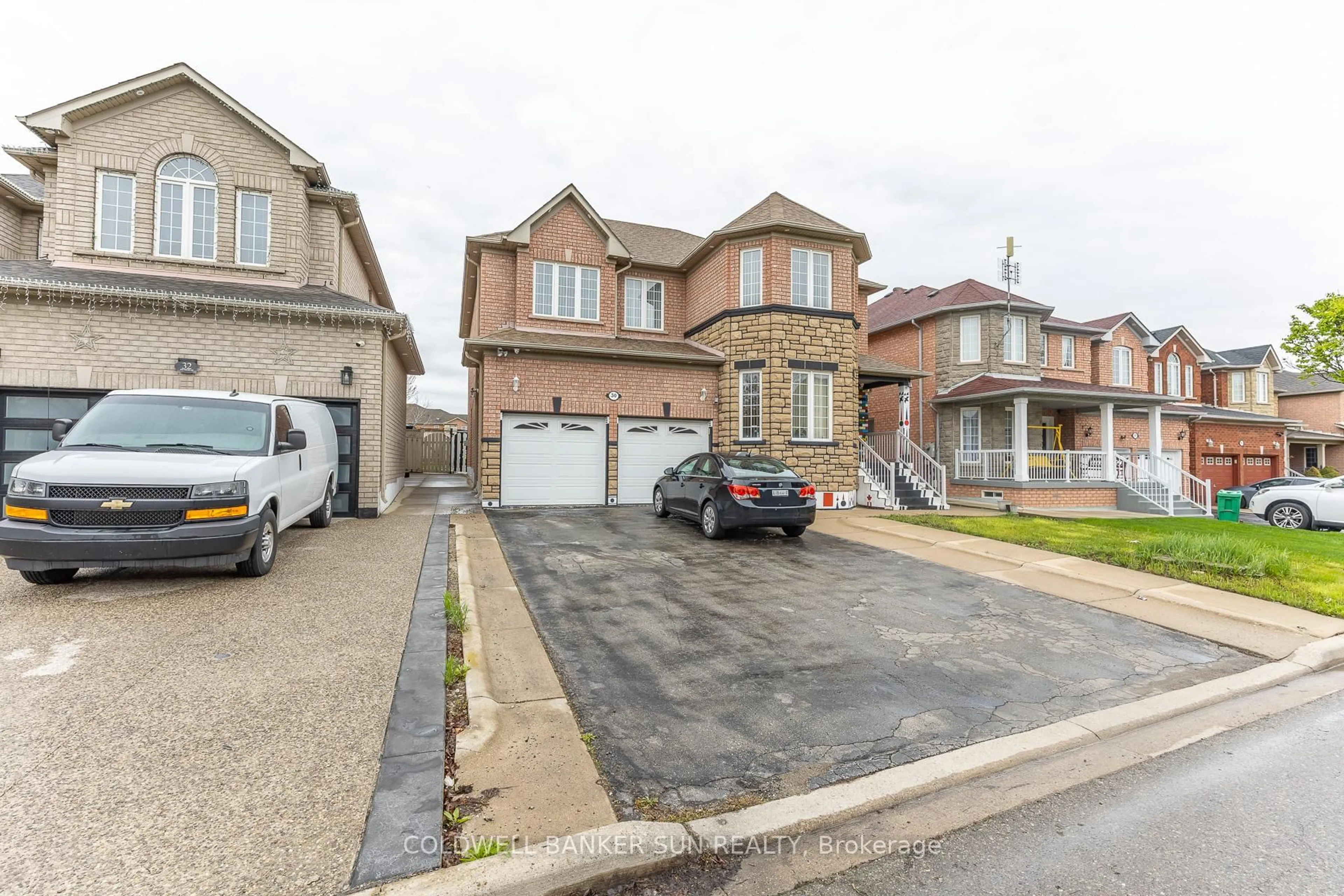 A pic from outside/outdoor area/front of a property/back of a property/a pic from drone, street for 30 Ice Fields Rd, Brampton Ontario L6R 3G8