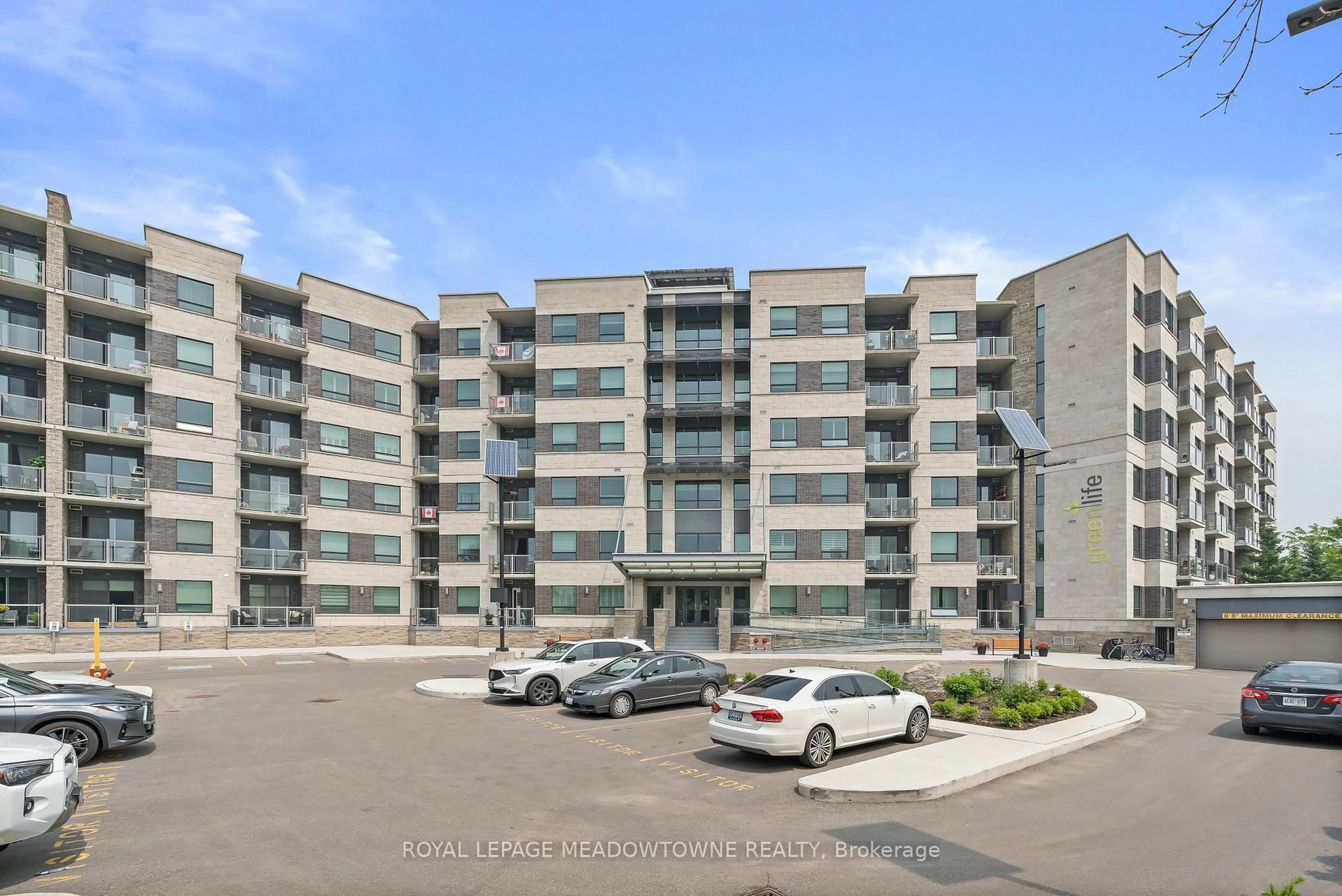 Indoor foyer for 383 Main St #405, Milton Ontario L9T 8K8
