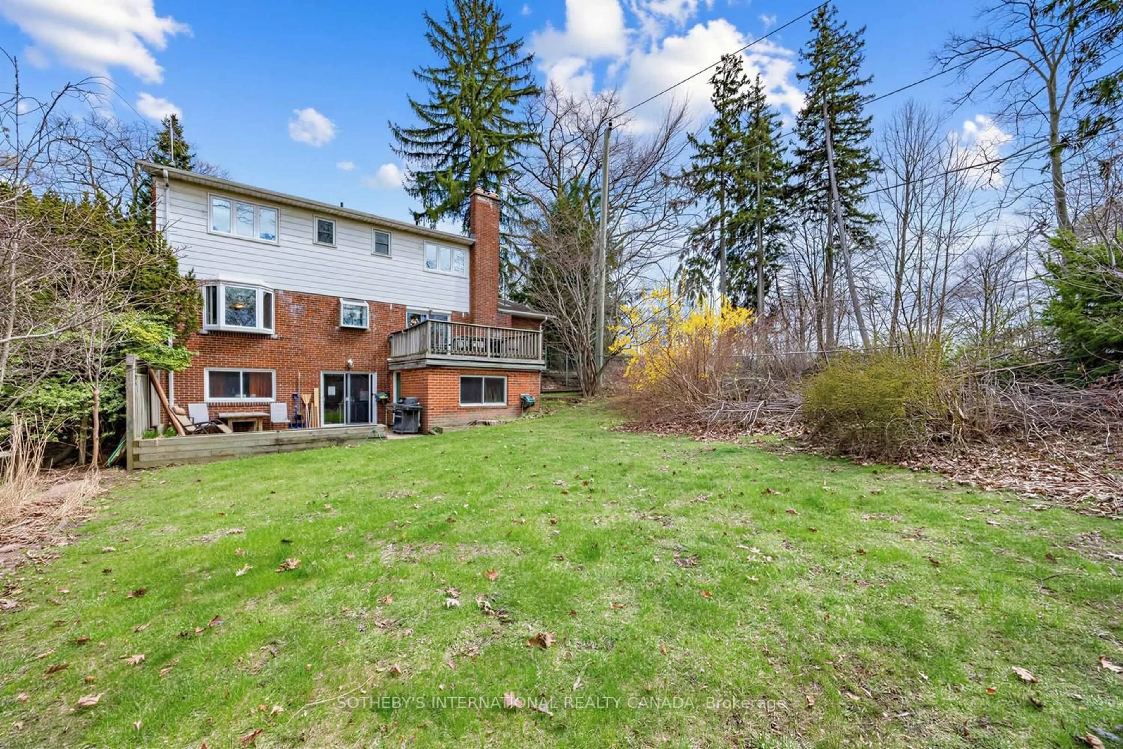 A pic from outside/outdoor area/front of a property/back of a property/a pic from drone, unknown for 80 Ben Machree Dr, Mississauga Ontario L5H 2S3