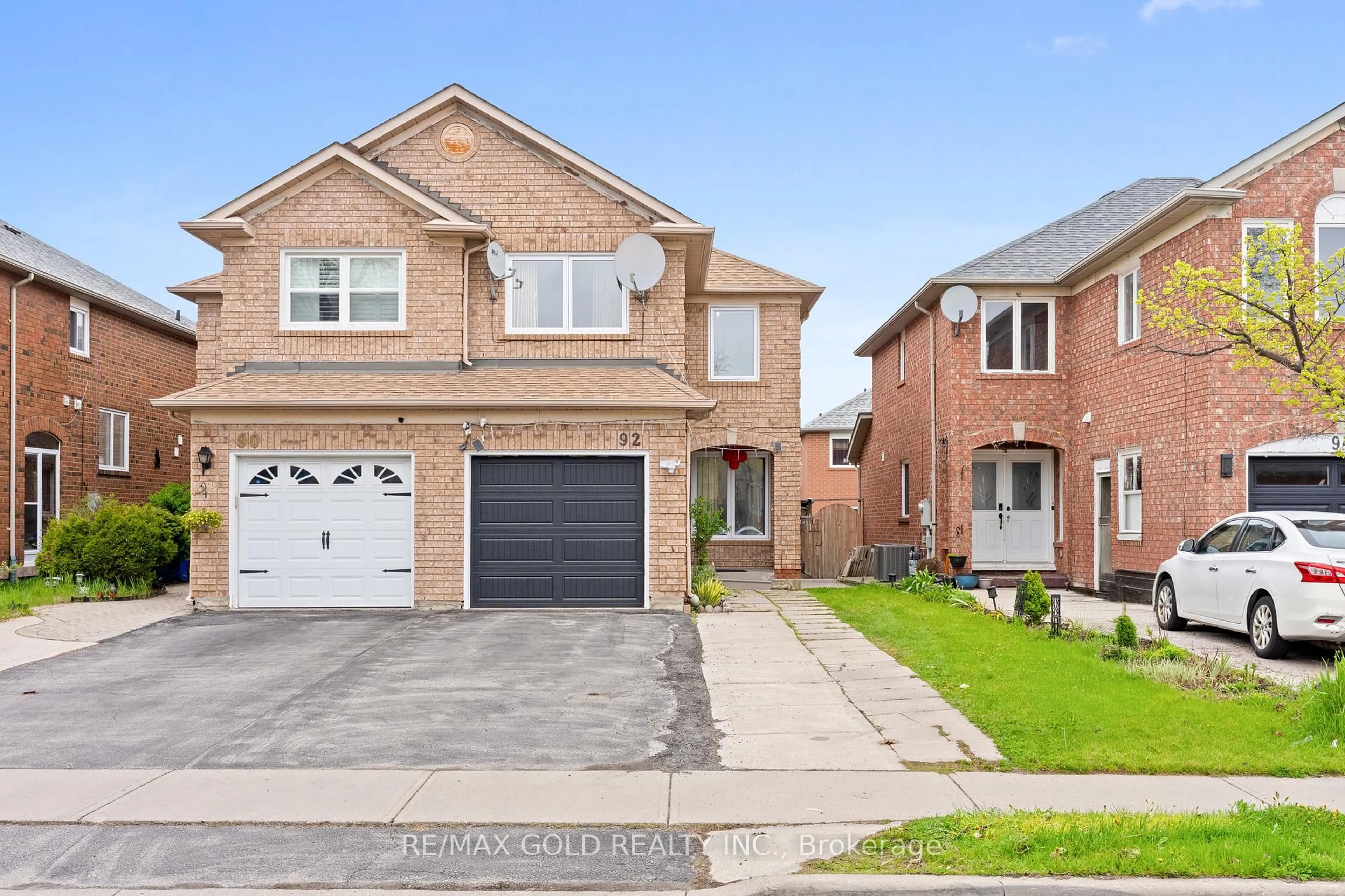 Unknown for 92 Dandelion Rd, Brampton Ontario L6R 1Y1