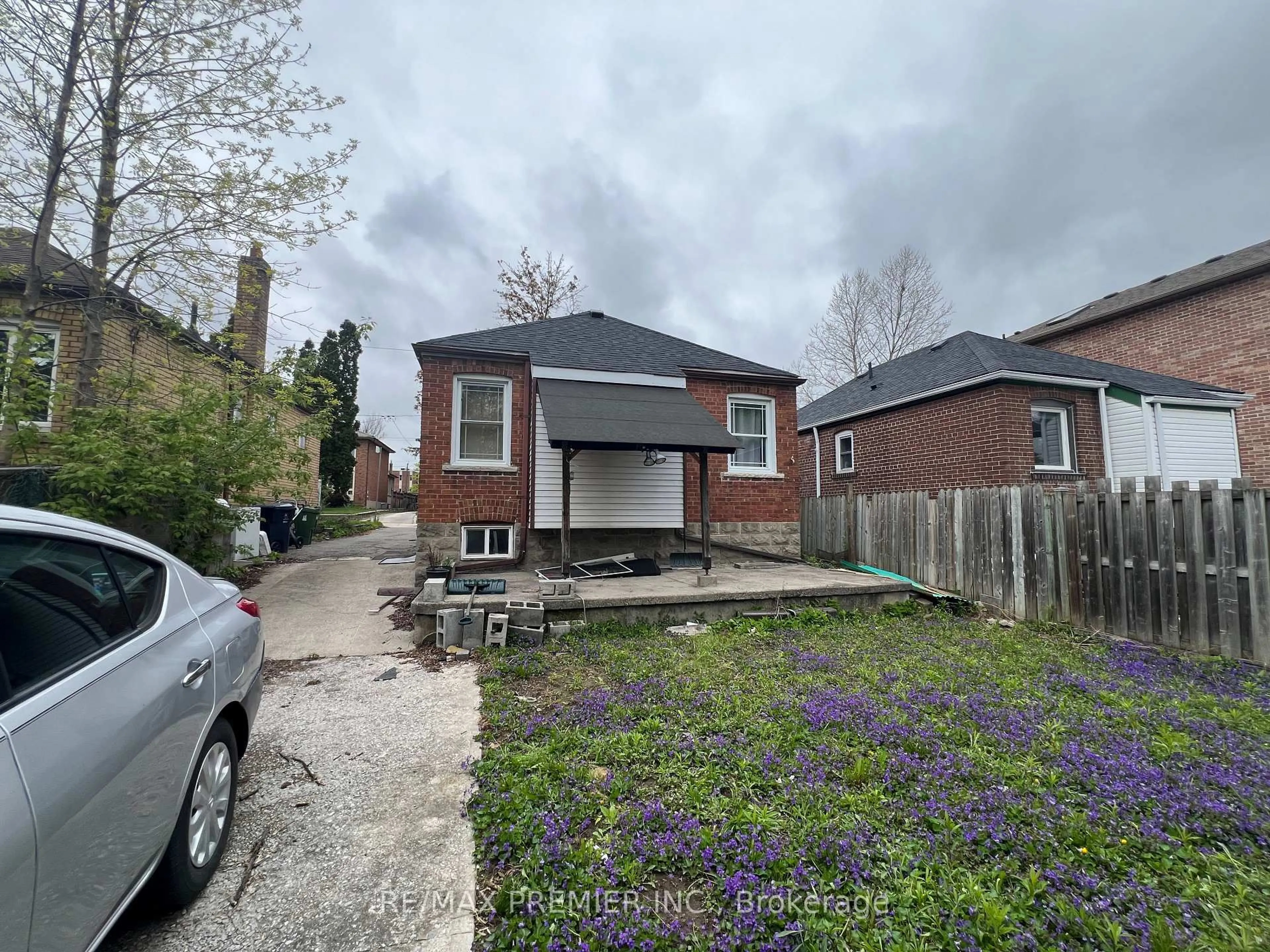 Unknown for 155 William St, Toronto Ontario M9N 2G9
