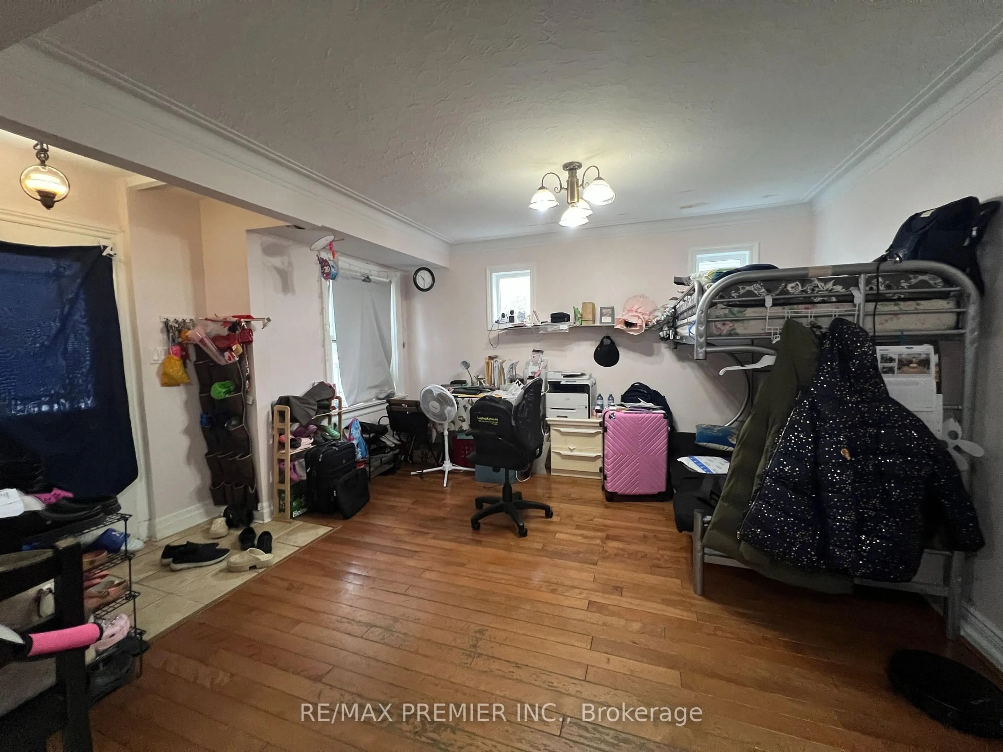 Unknown for 155 William St, Toronto Ontario M9N 2G9