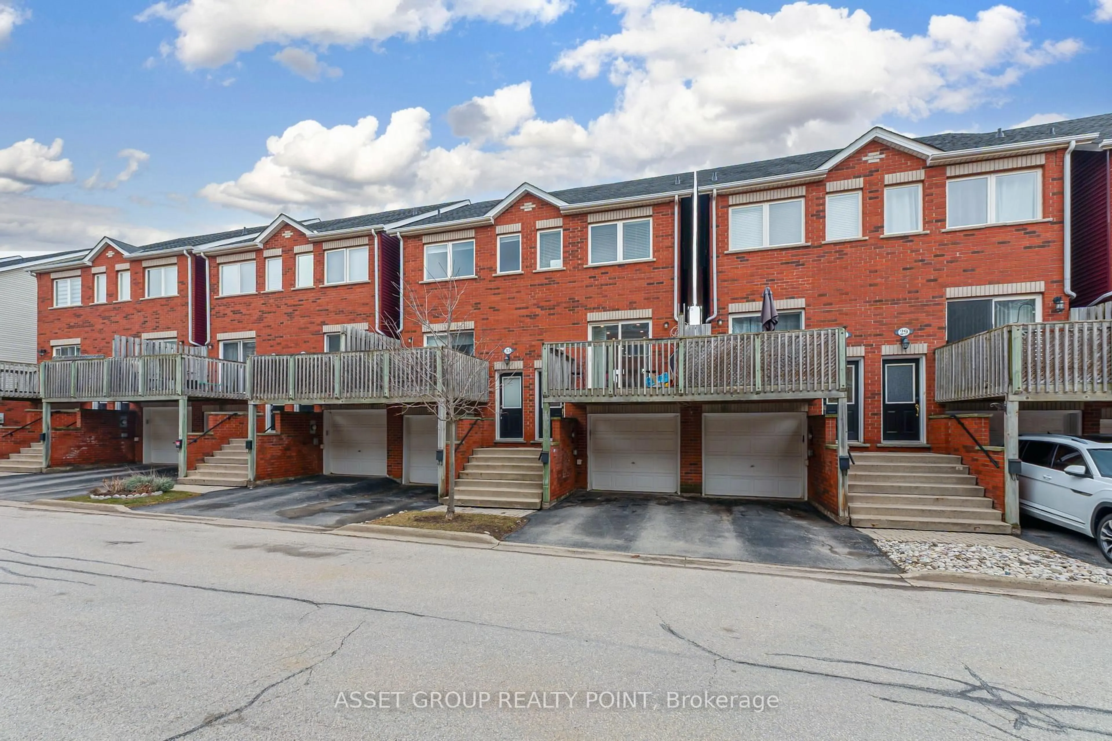 Unknown for 1751 Lampman Ave #33, Burlington Ontario L7L 6W3