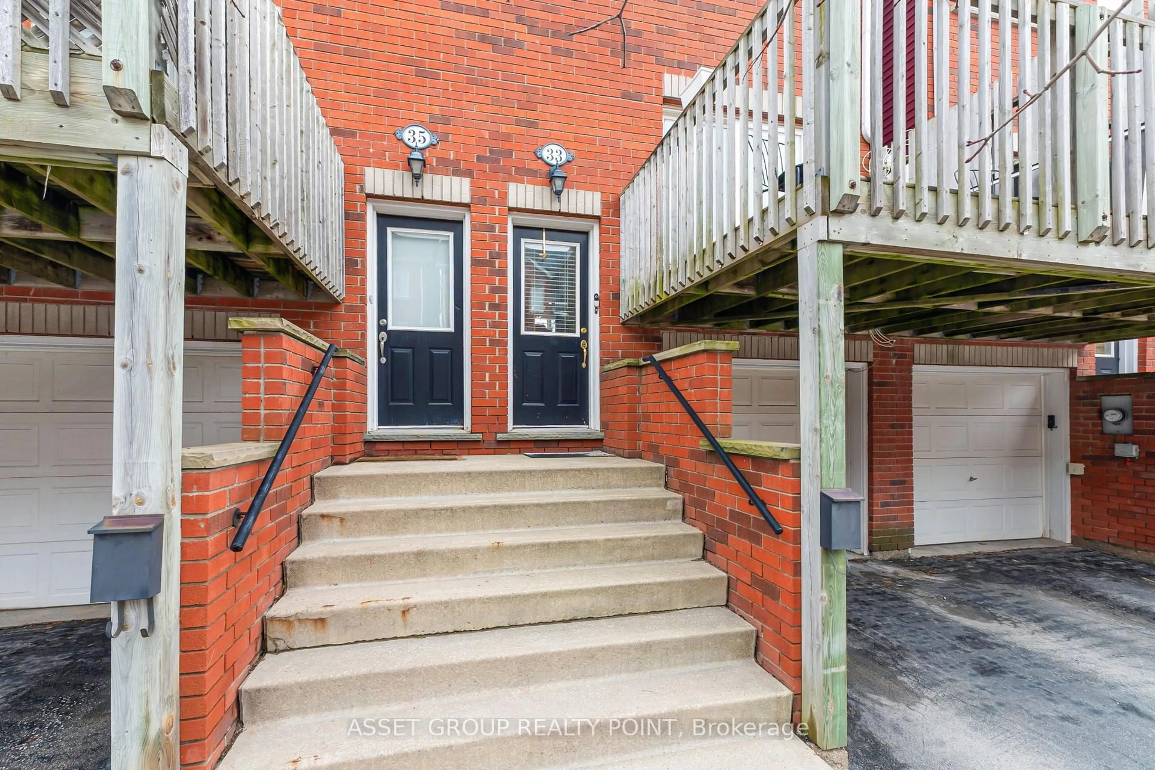 Unknown for 1751 Lampman Ave #33, Burlington Ontario L7L 6W3