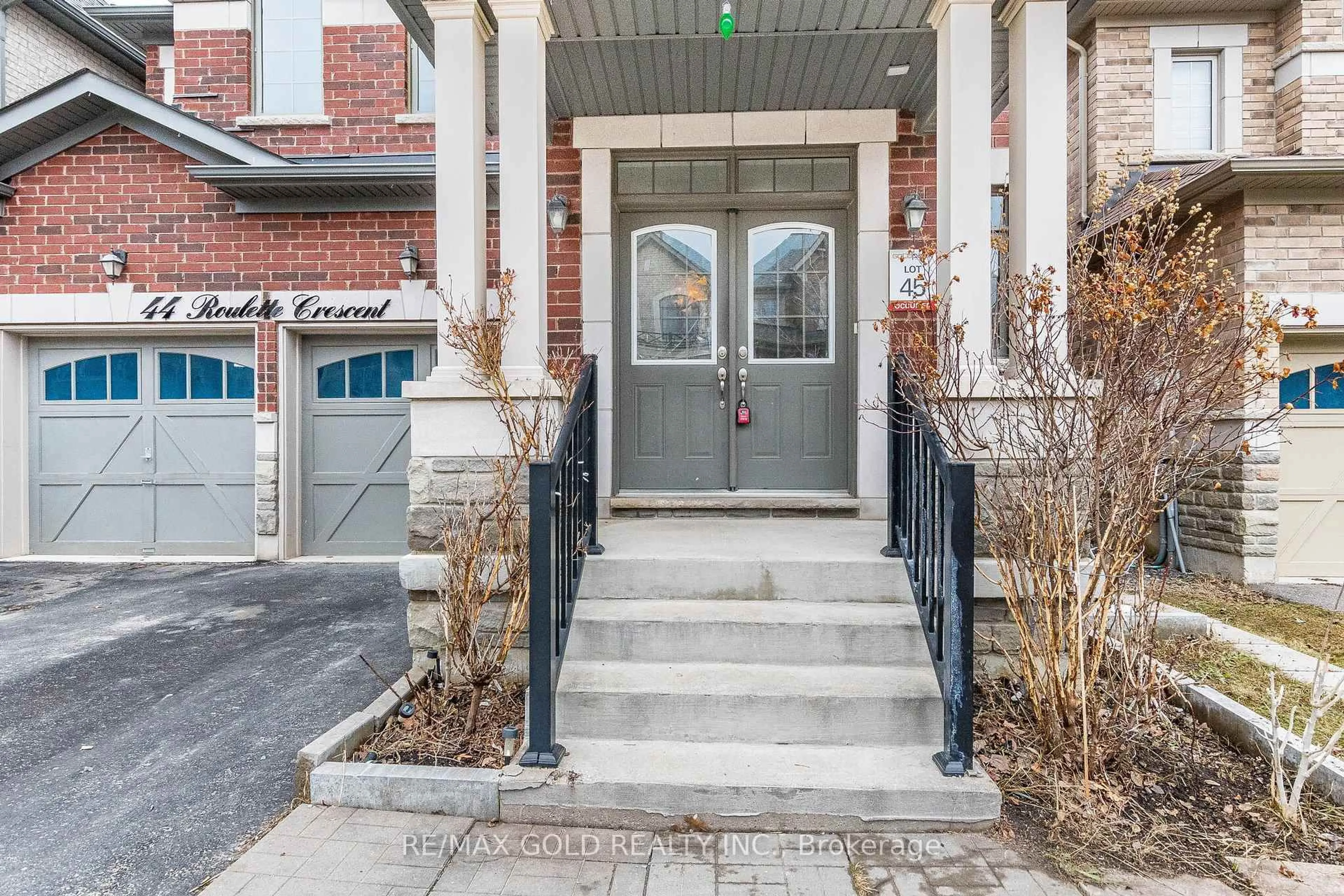 Unknown for 44 Roulette Cres, Brampton Ontario L7A 4R6