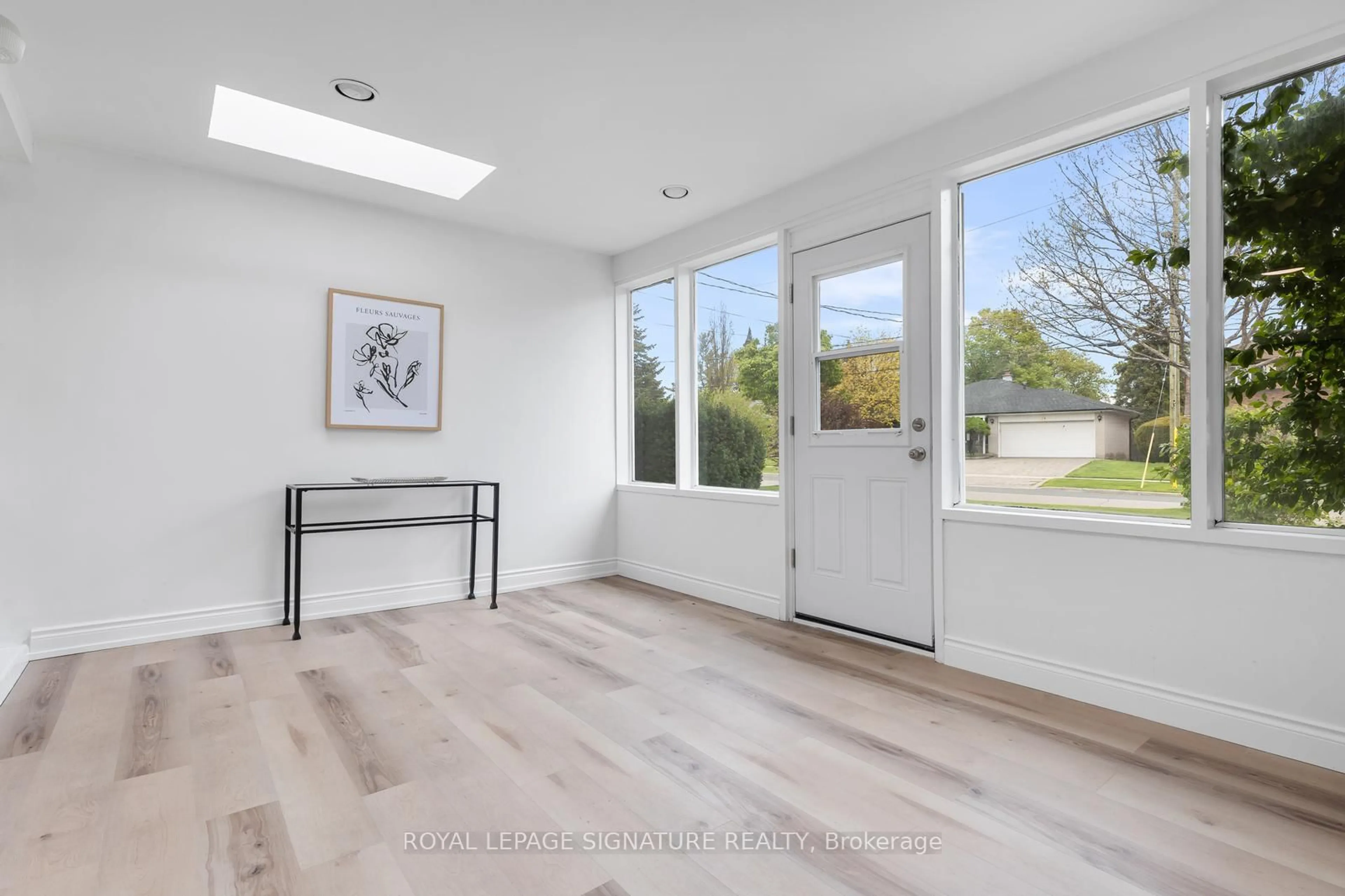 Unknown for 17 Norfield Cres, Toronto Ontario M9W 1X5