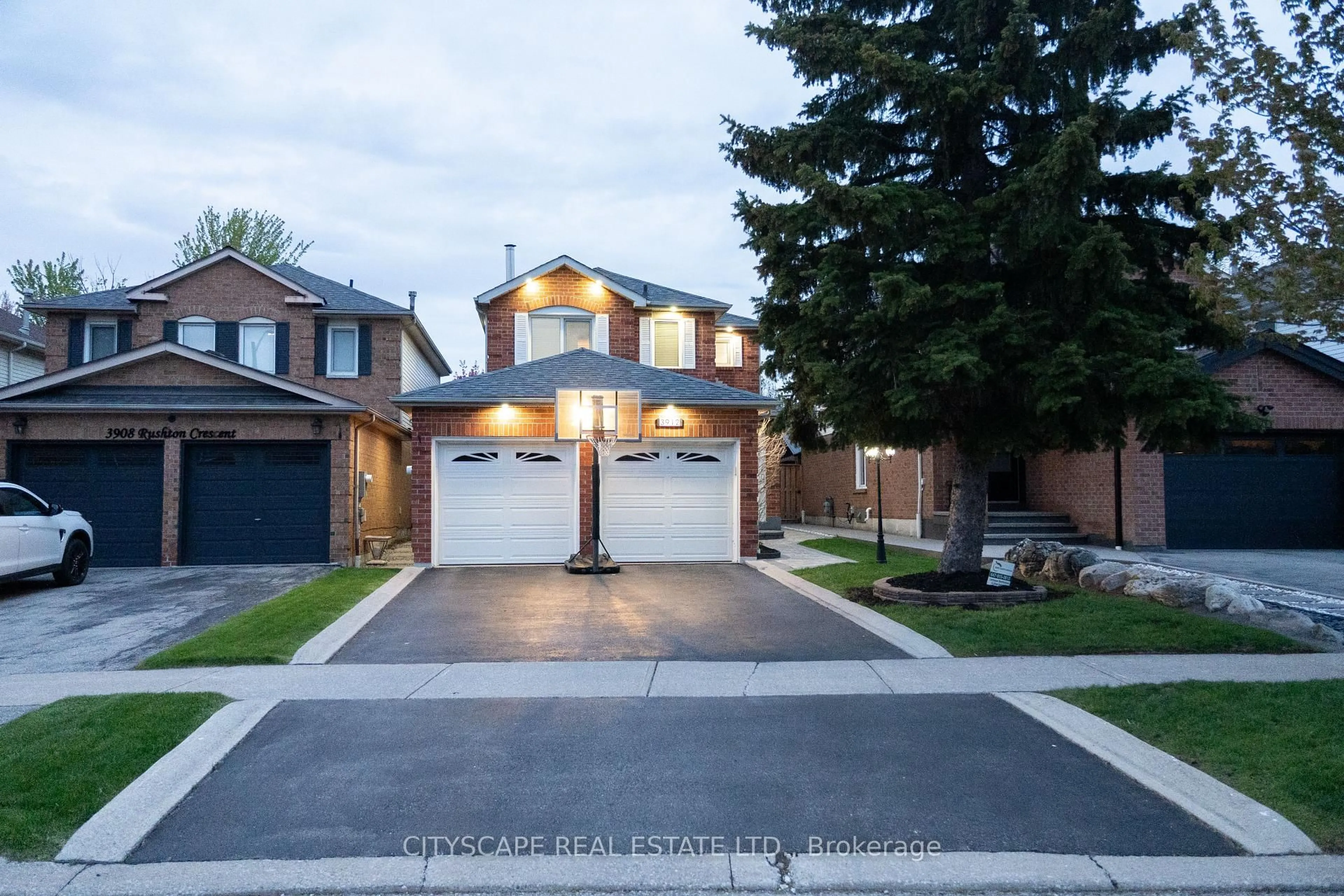 Unknown for 3912 Rushton Cres, Mississauga Ontario L5L 4H4